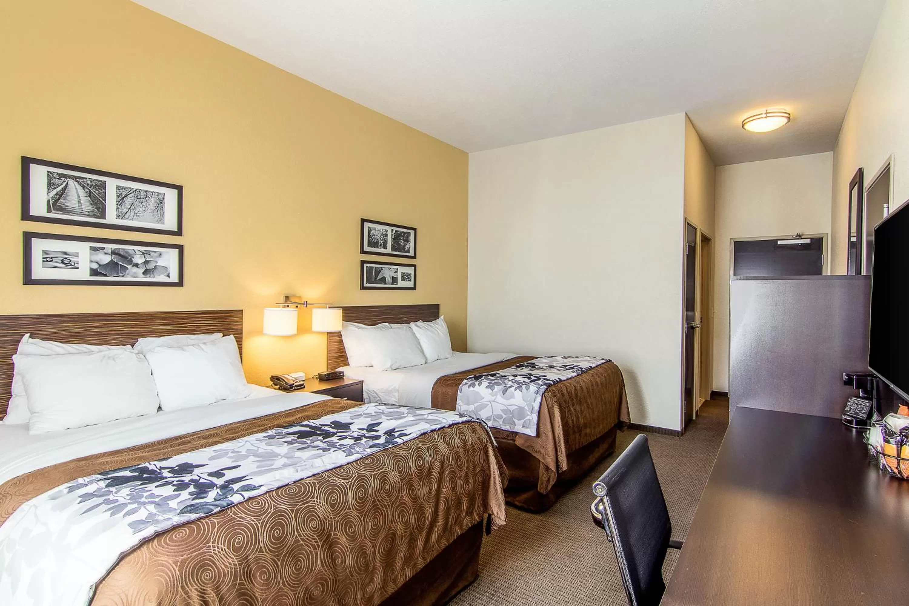 Bed in Sleep Inn & Suites West-Near Medical Center