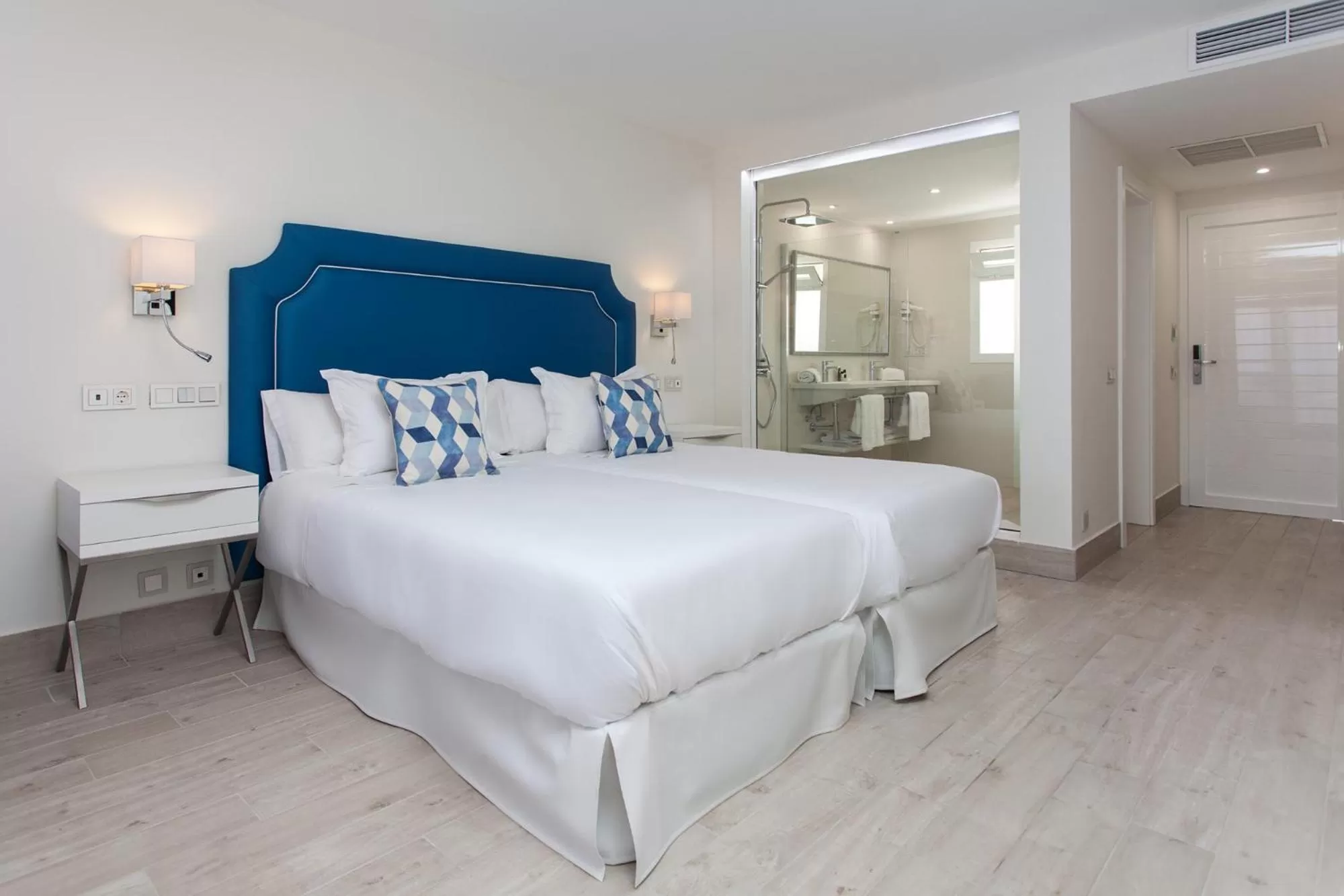 Bathroom, Bed in Hotel Boutique TAO Caleta Mar