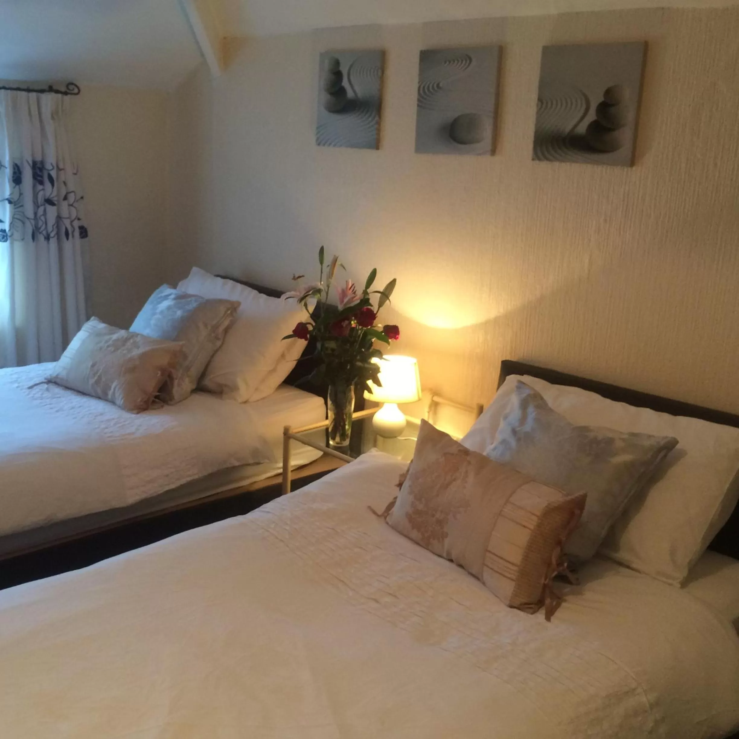 Twin Room in Admiral Guest House