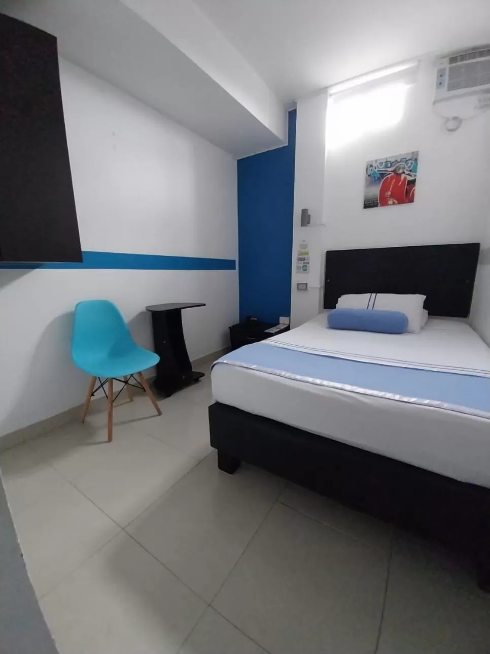 Bedroom, Bed in HOTEL COLOURS Cali