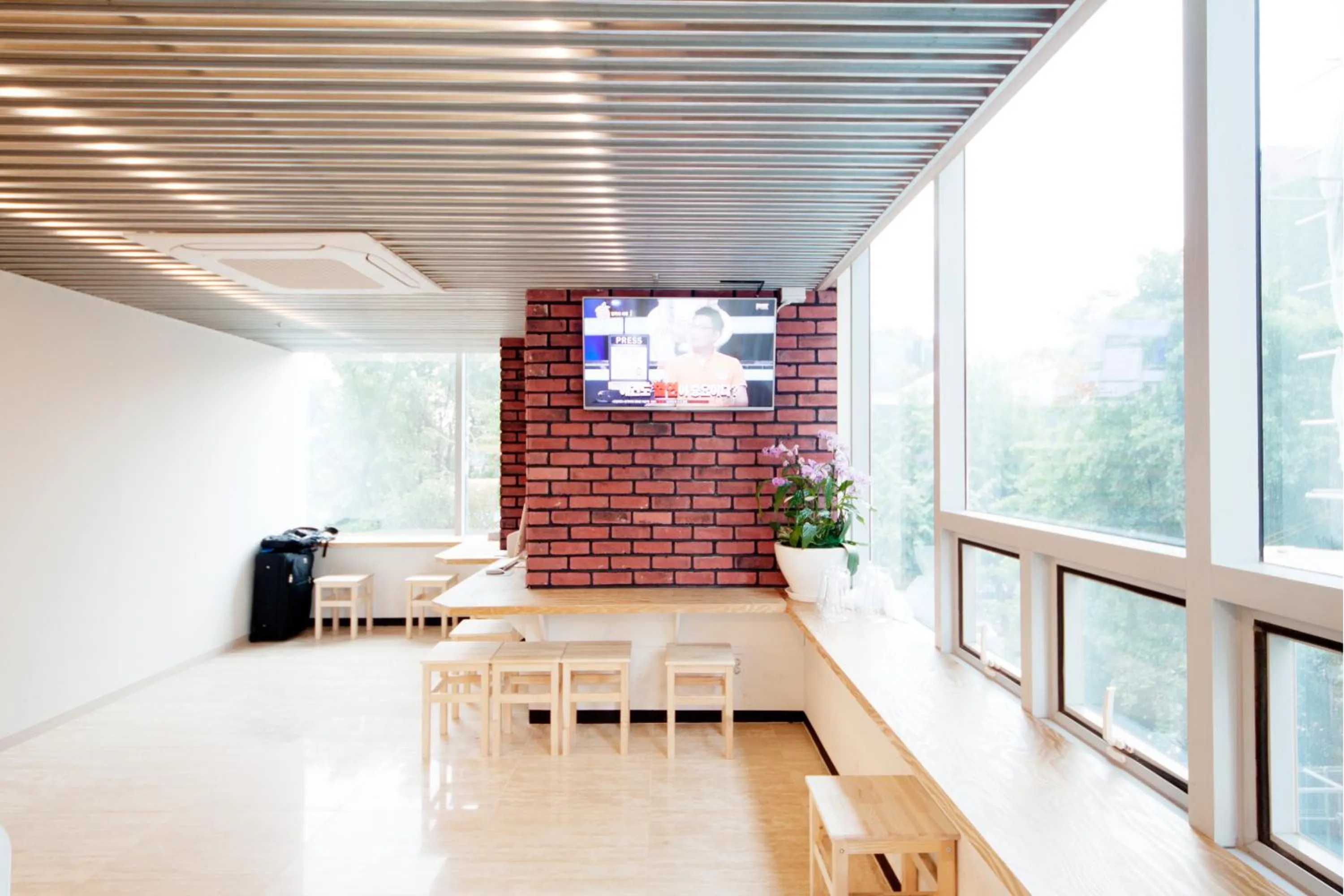 Communal lounge/ TV room in K-Guesthouse Dongdaemun Premium