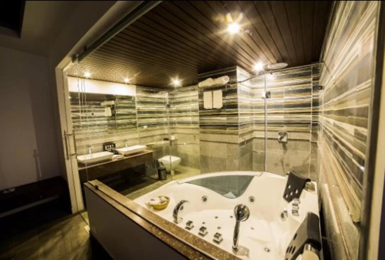 Bathroom in Elixir Hills Suites Resort and Spa