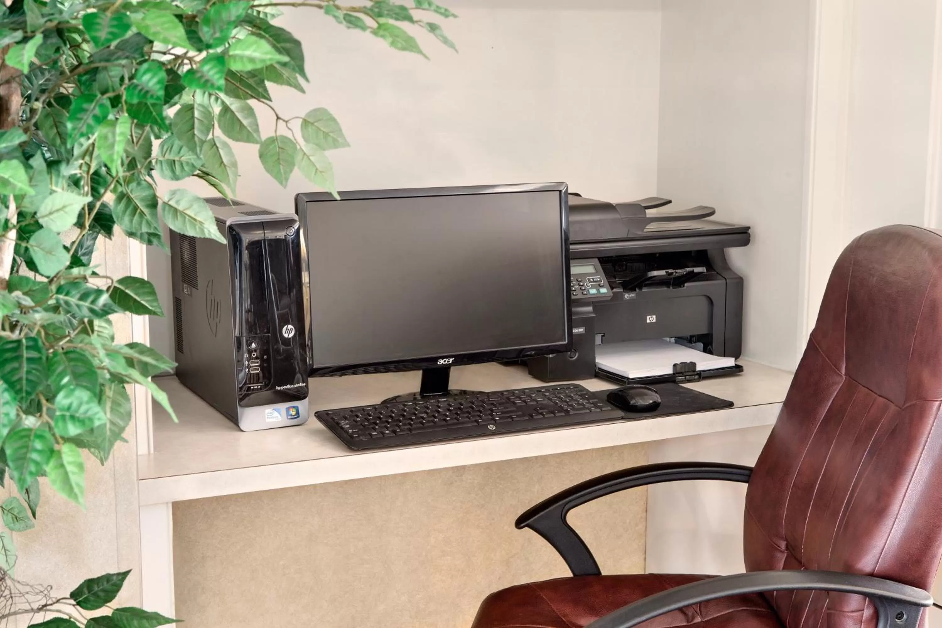 Business facilities in Ramada by Wyndham Moses Lake