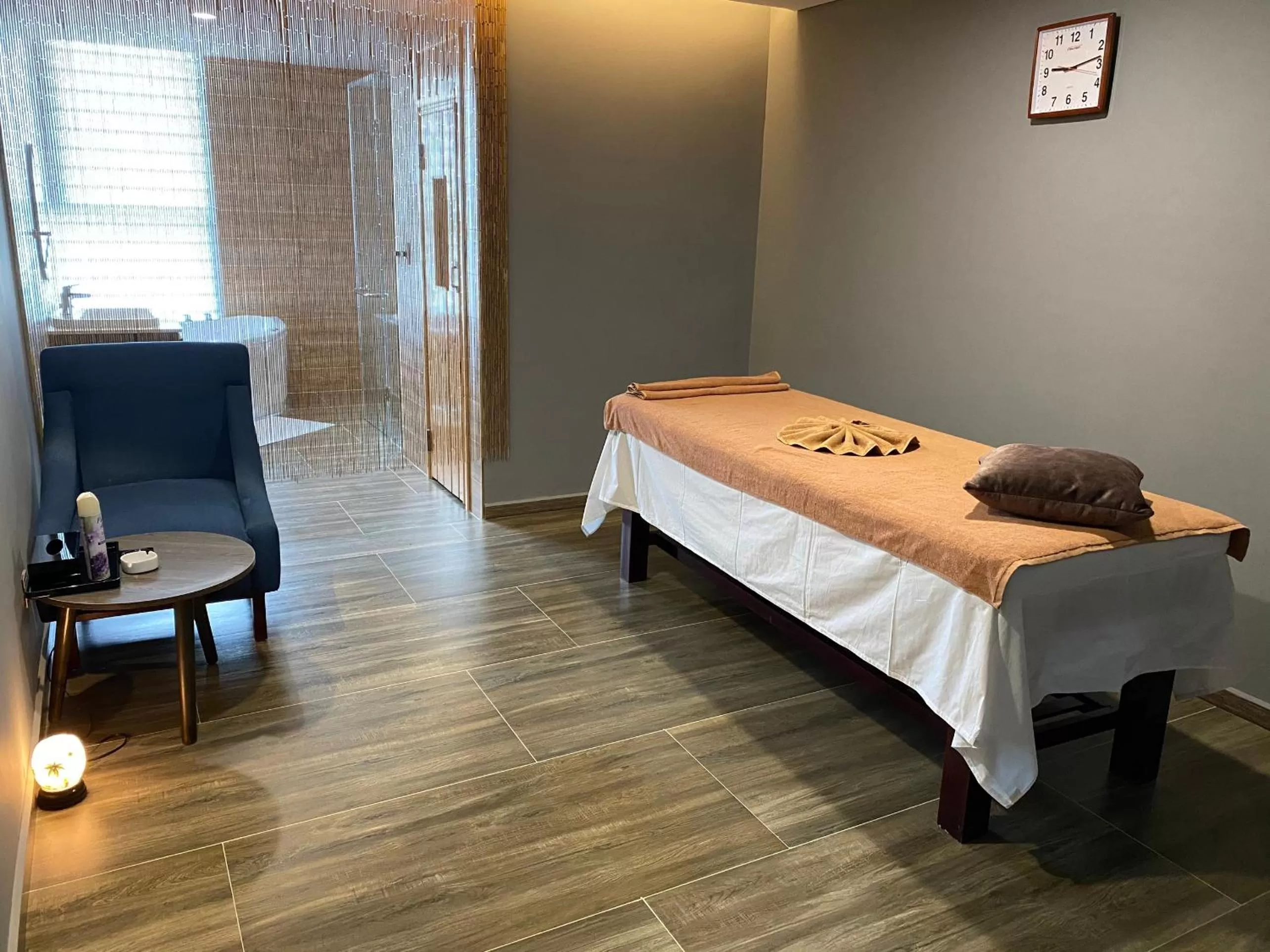 Massage, Bed in Muong Thanh Luxury Saigon Hotel