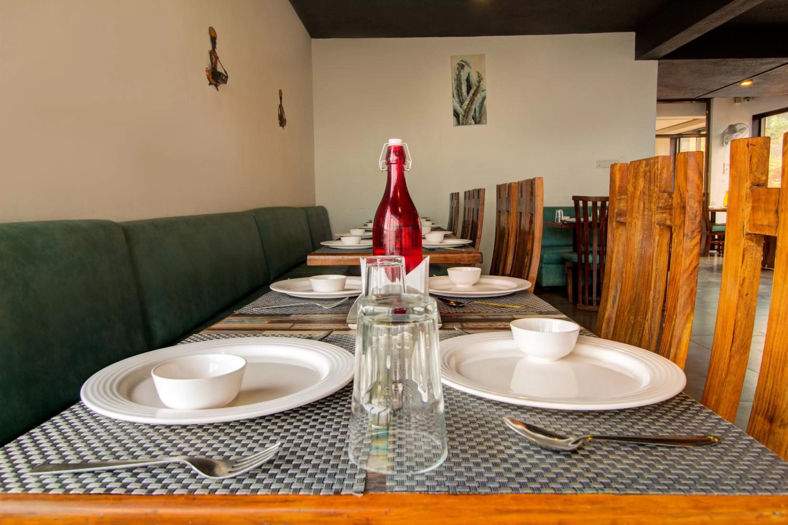 Restaurant/places to eat in Mountain Breeze Resort, Mahabaleshwar