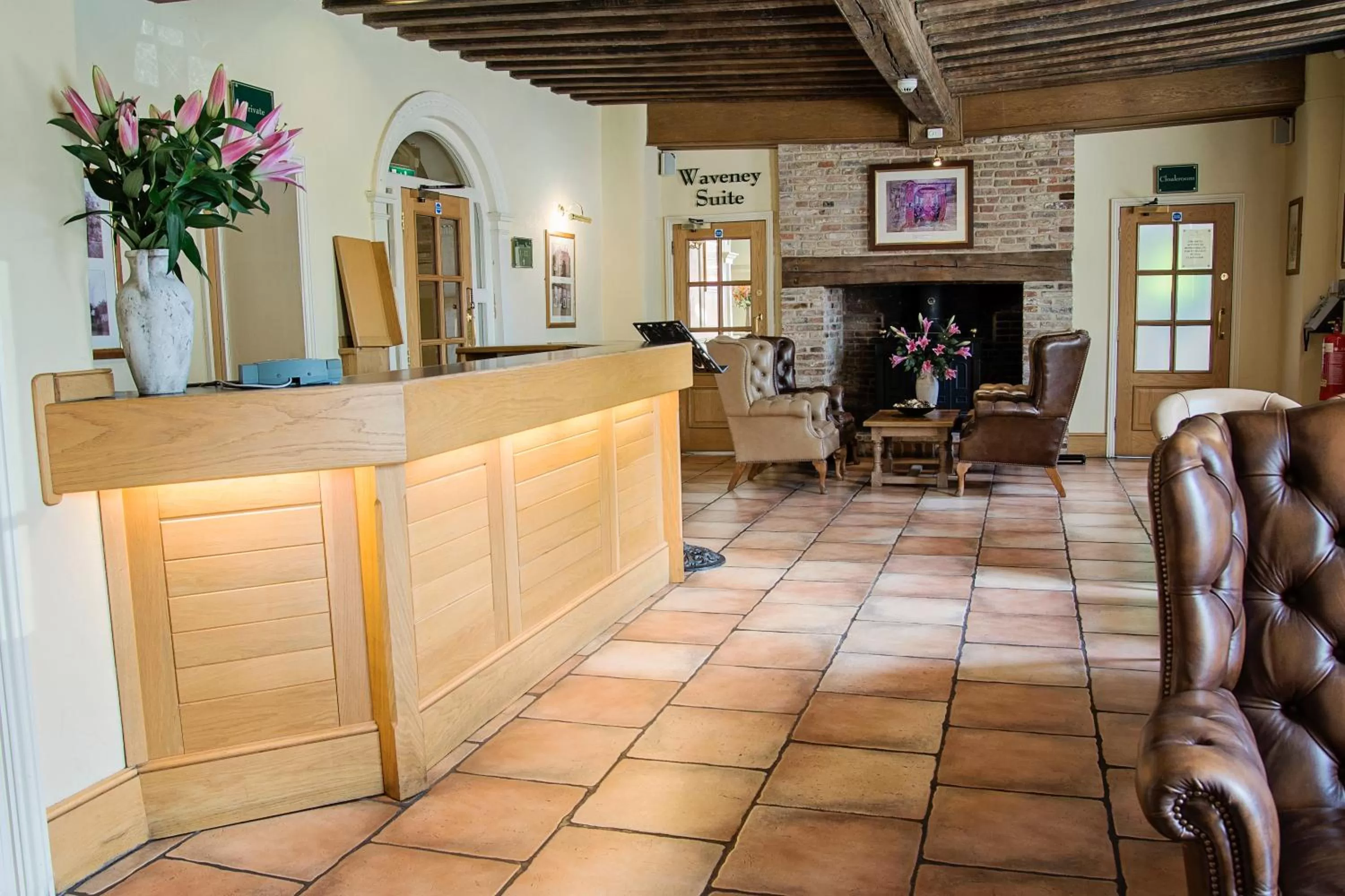 Lobby or reception in Waveney House Hotel