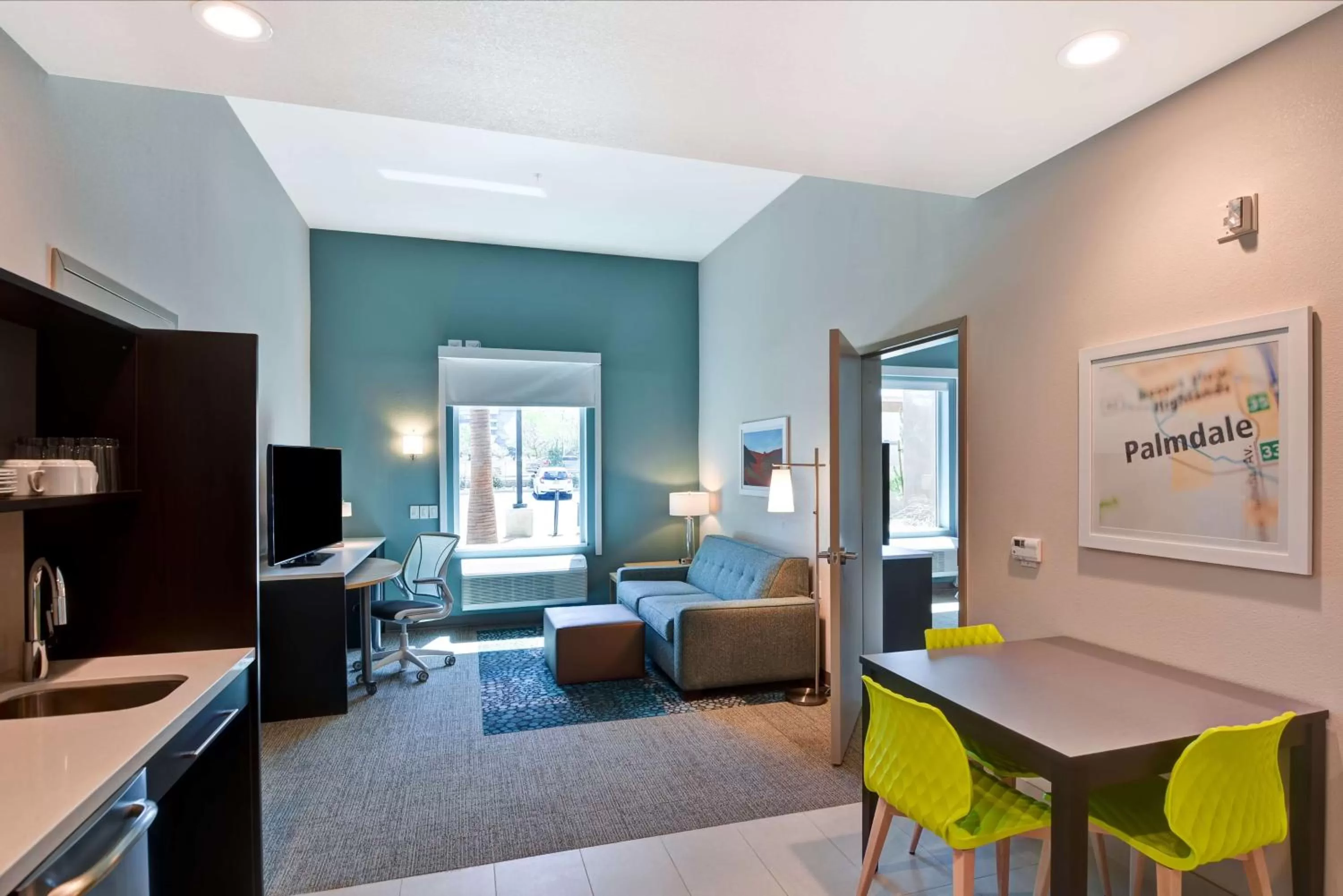 Bedroom, Bed in Home2 Suites By Hilton Palmdale