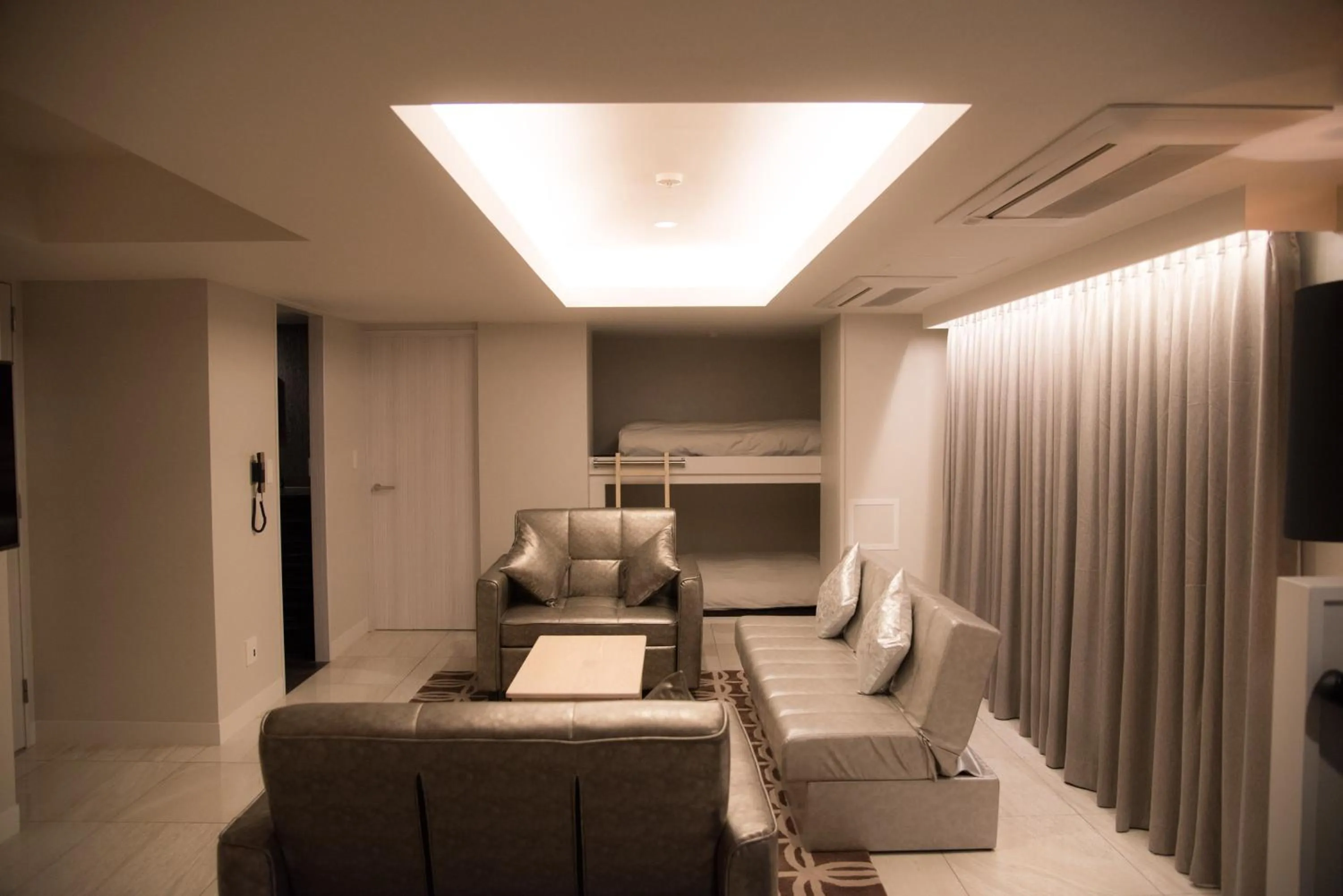 Photo of the whole room in The Centurion Classic Akasaka