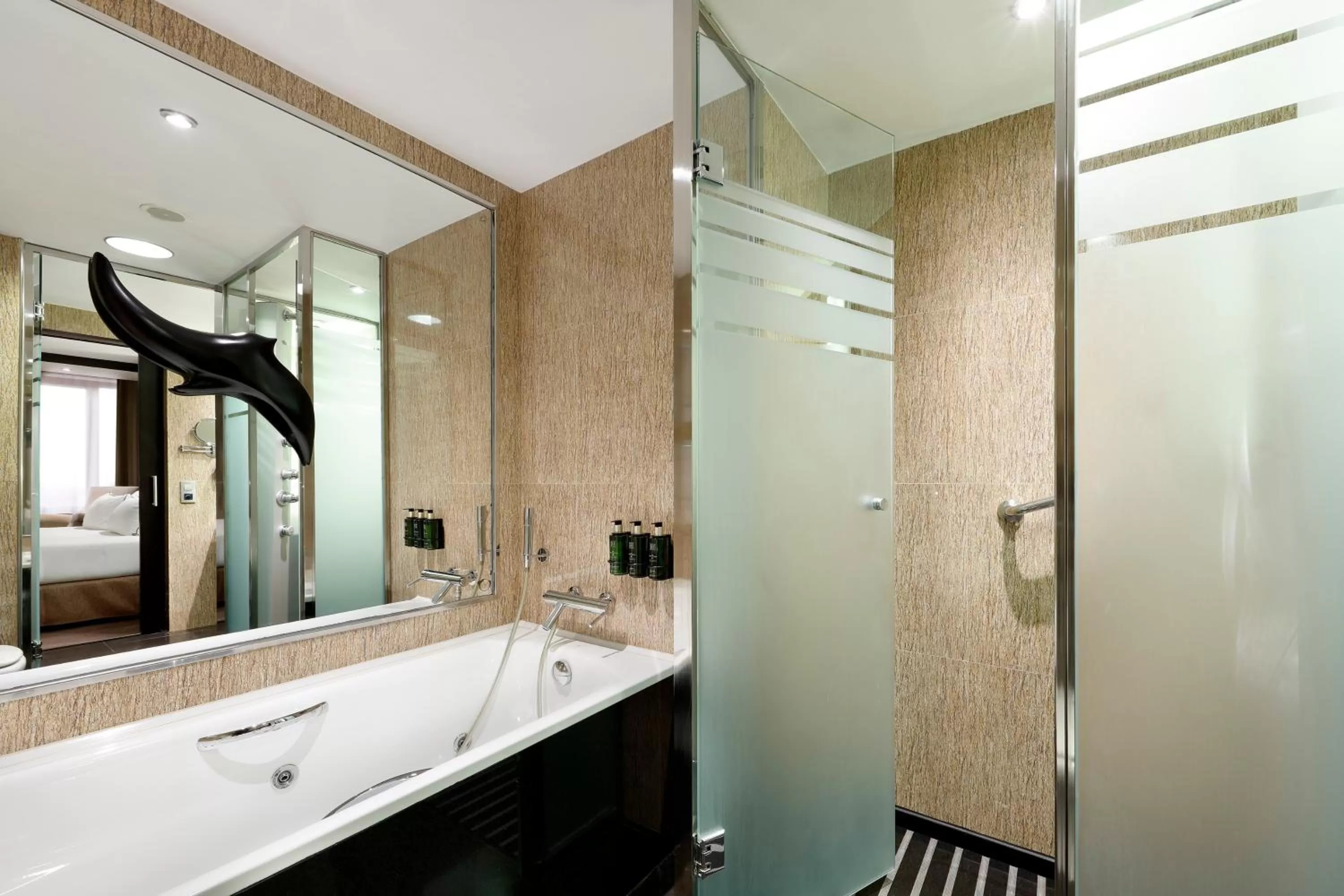 Shower in Melia Barcelona Sarriá