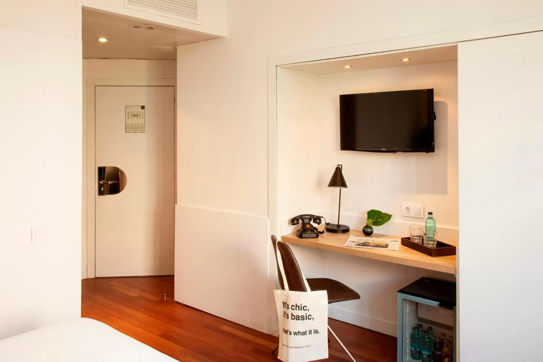 Seating area in Chic & Basic Velvet