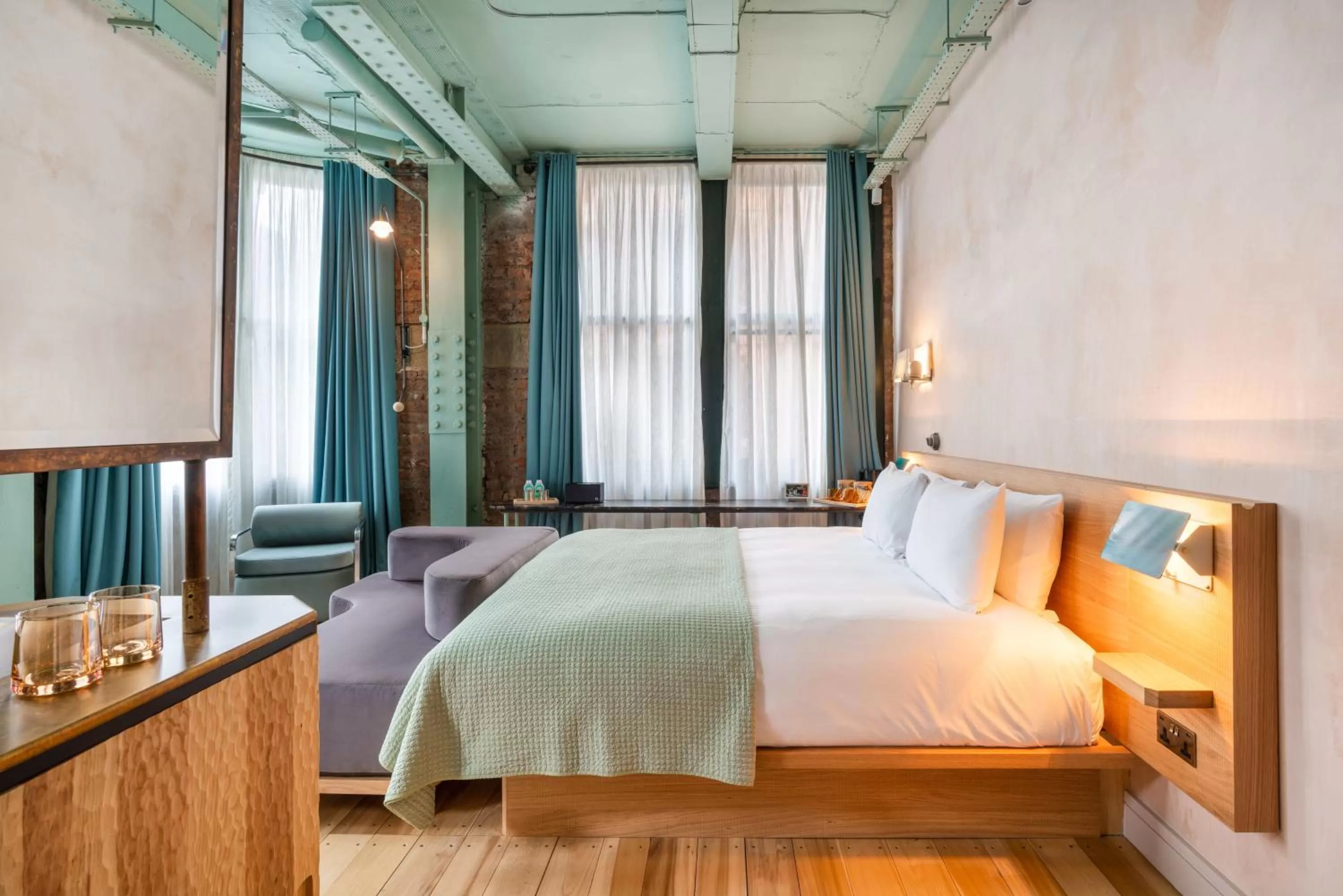 Bedroom, Bed in The Alan