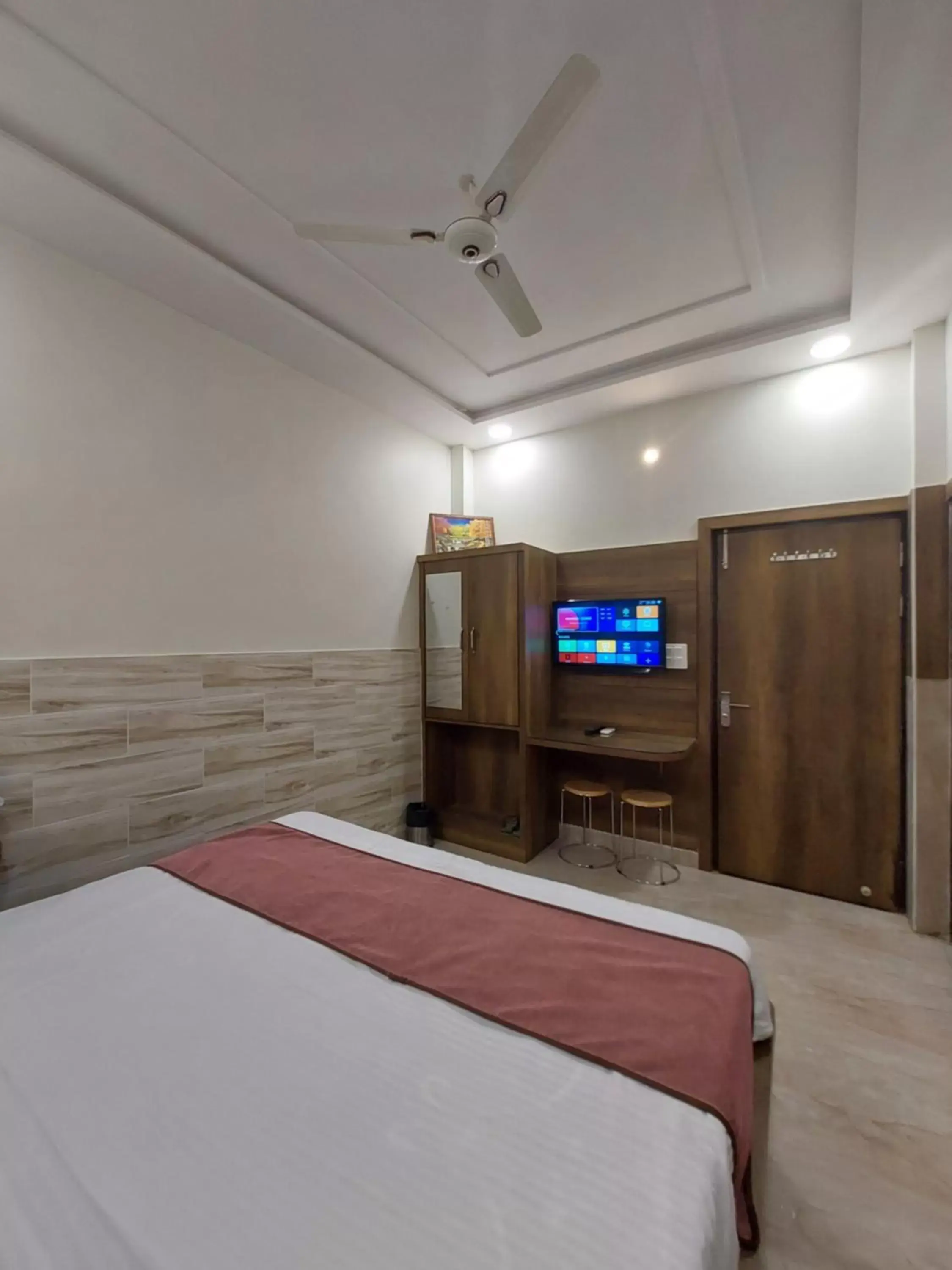 Deluxe Double or Twin Room in Taj Nice Point Manage by Taj Sunrise Group Deluxe Double or Twin Room in Taj Nice Point Manage by Taj Sunrise Group