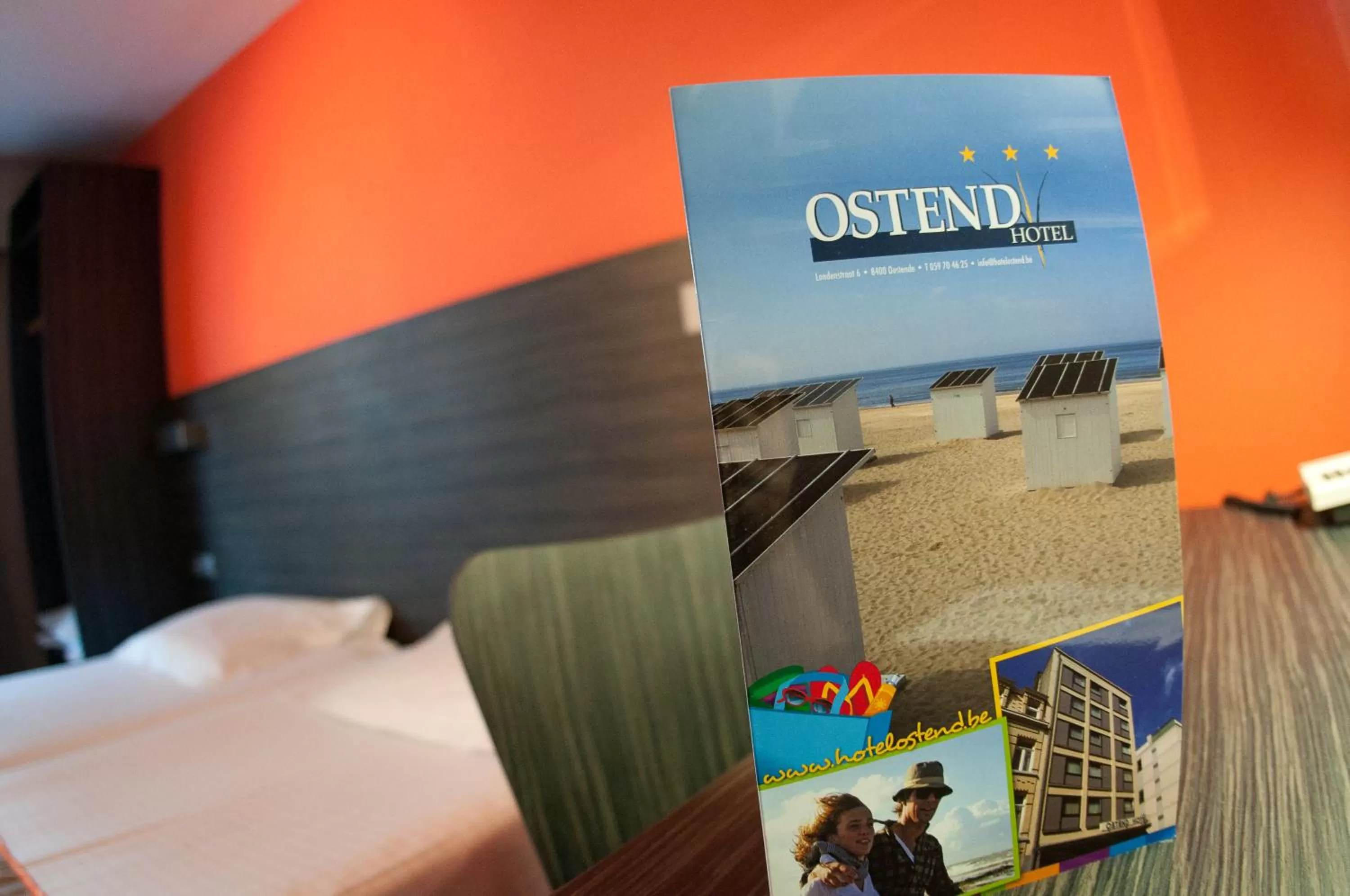 Photo of the whole room, Bed in Ostend Hotel