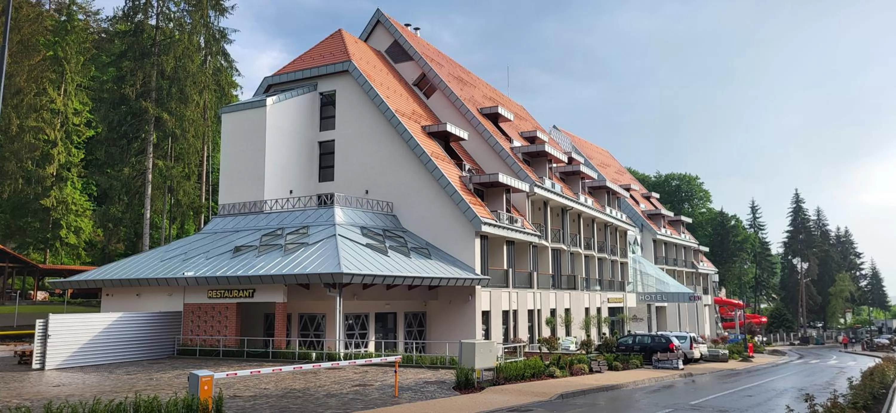 Property building in HOTEL CRYSTAL WELLNESS & SPA superior