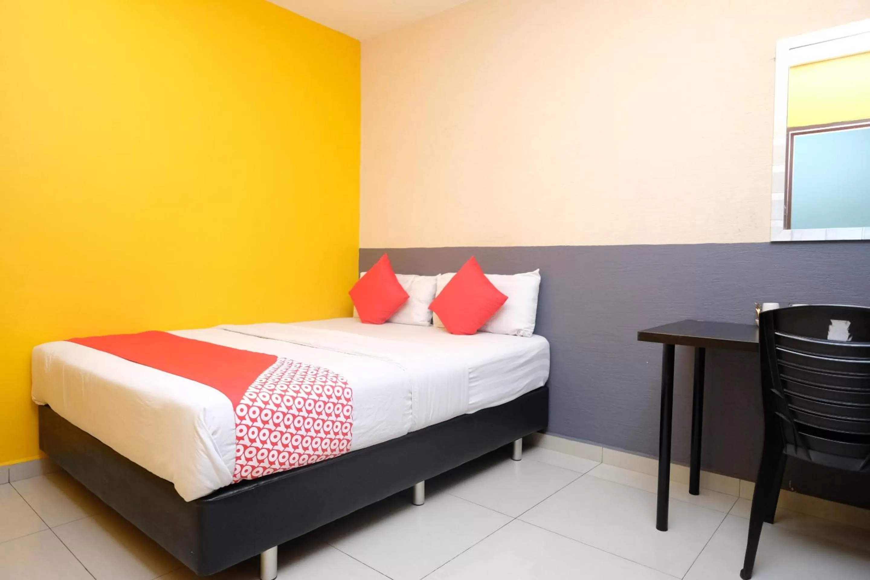 Photo of the whole room, Bed in Hotel De' Tees, Masai Utama