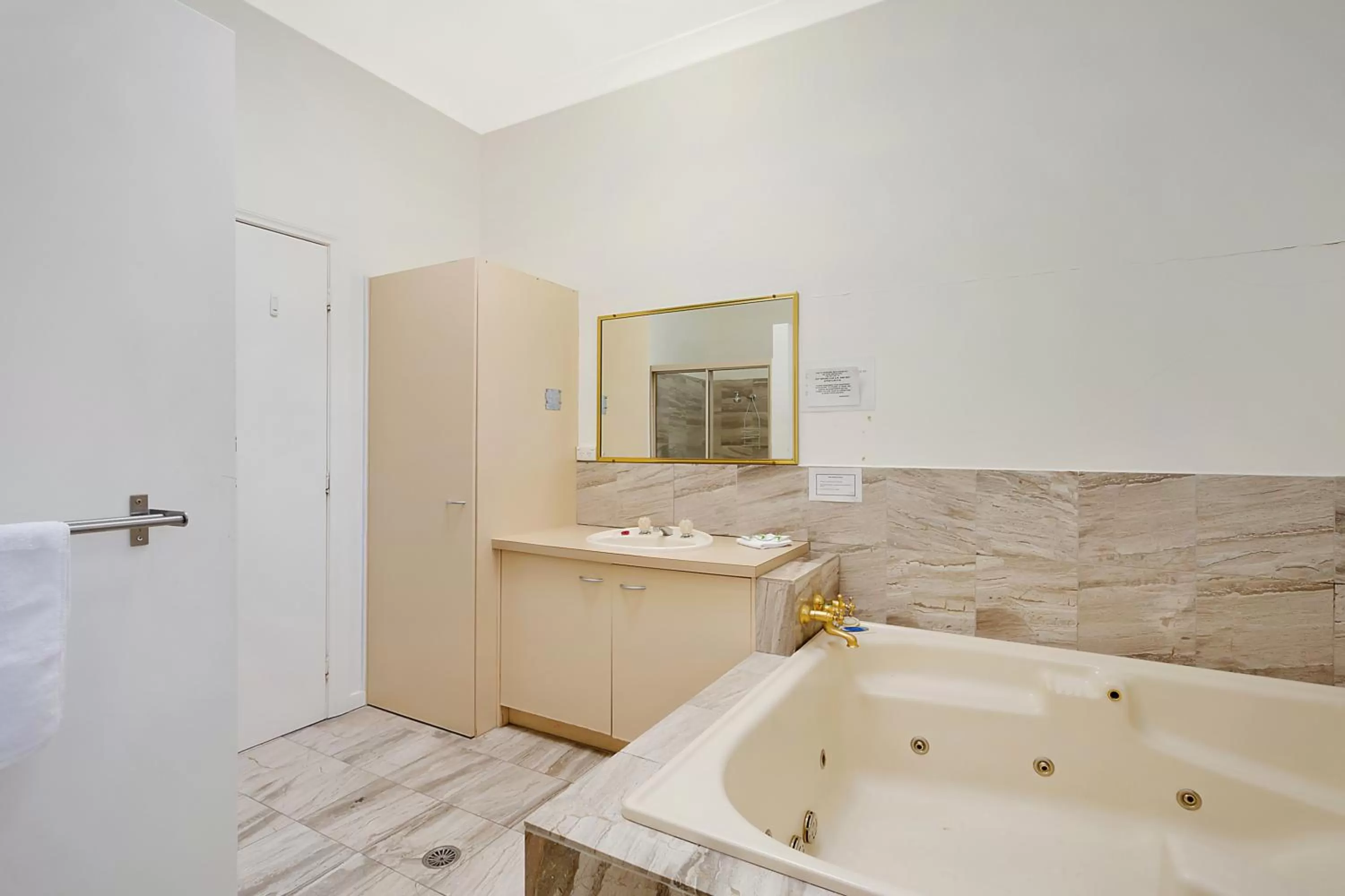 Bathroom in Aquarius Merimbula