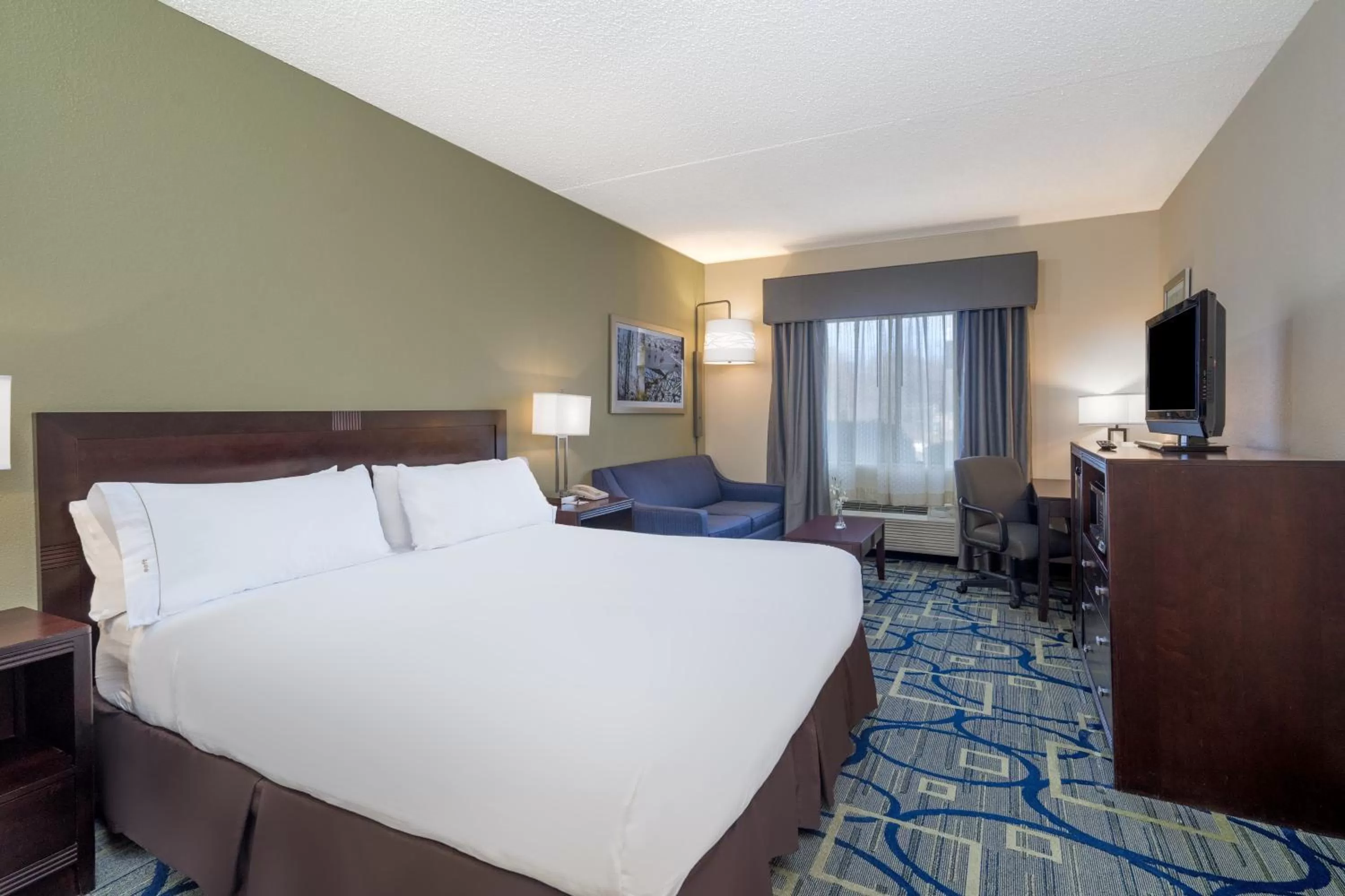 Photo of the whole room, Bed in Holiday Inn Express Hotel & Suites Easton by IHG