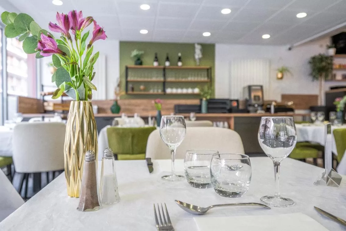 Restaurant/places to eat in Cit'hôtel Le Chris'tel hôtel et restaurant