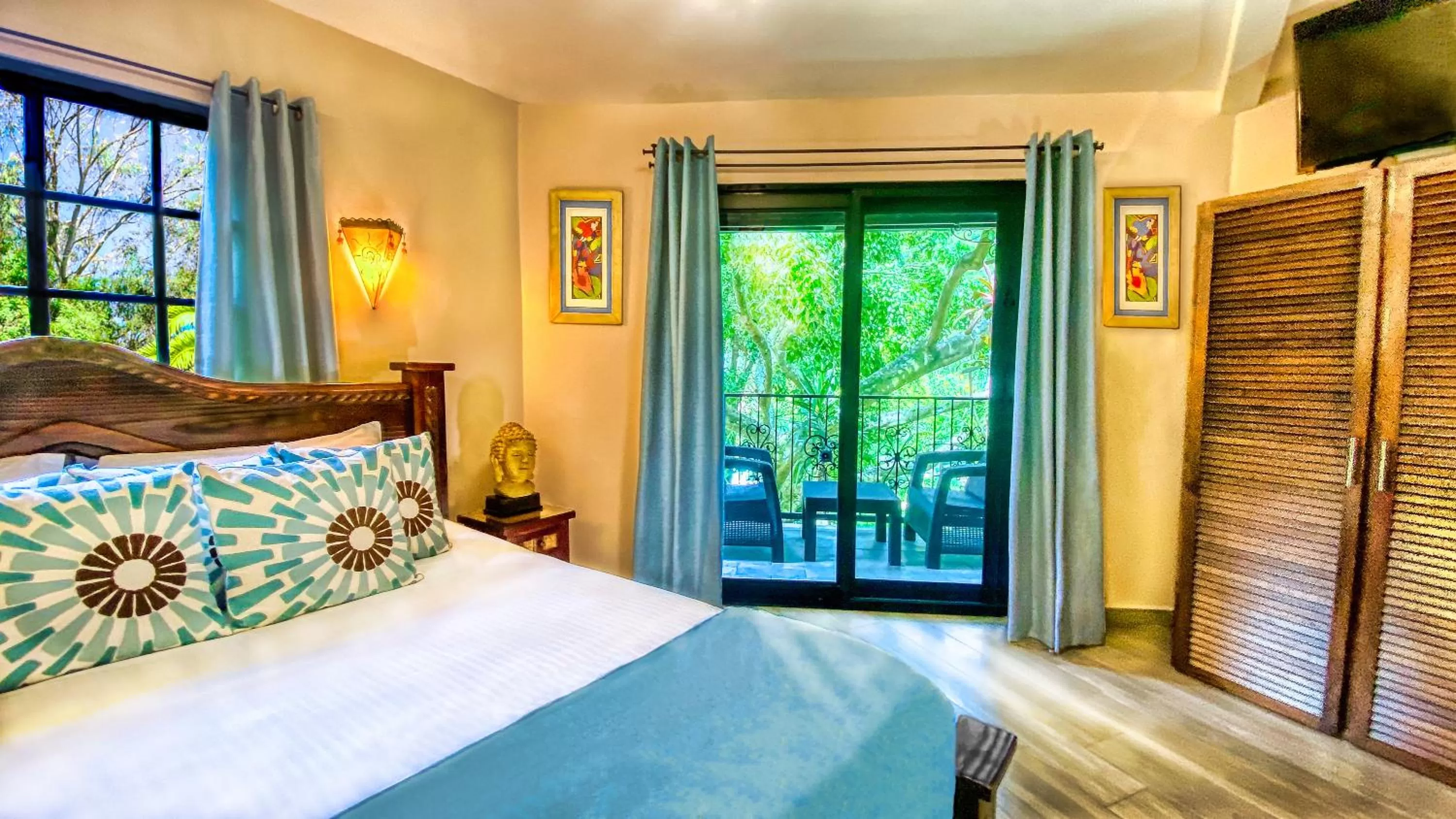 Patio, Bed in Boquete Garden Inn