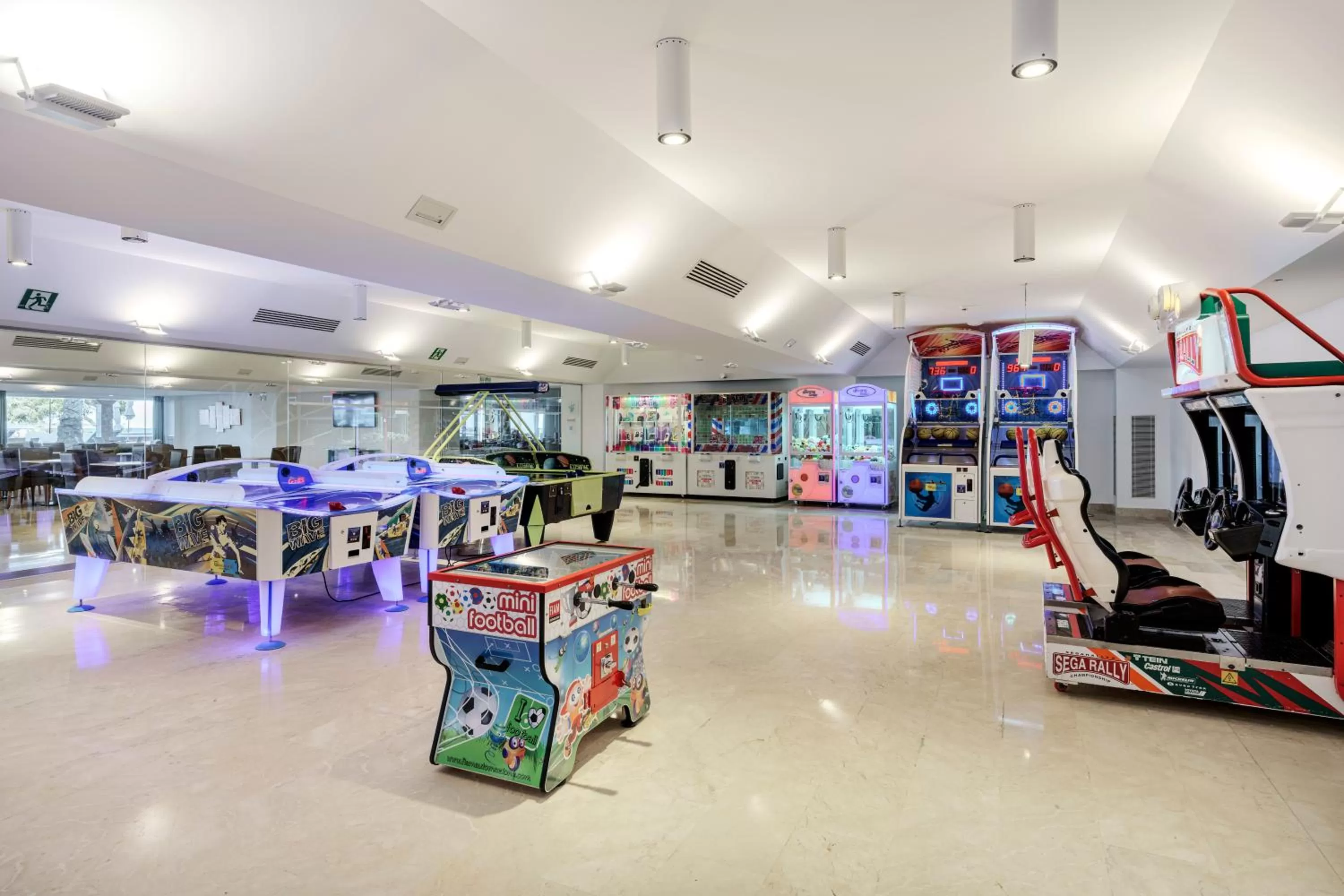 Game Room in AluaSun Doblemar