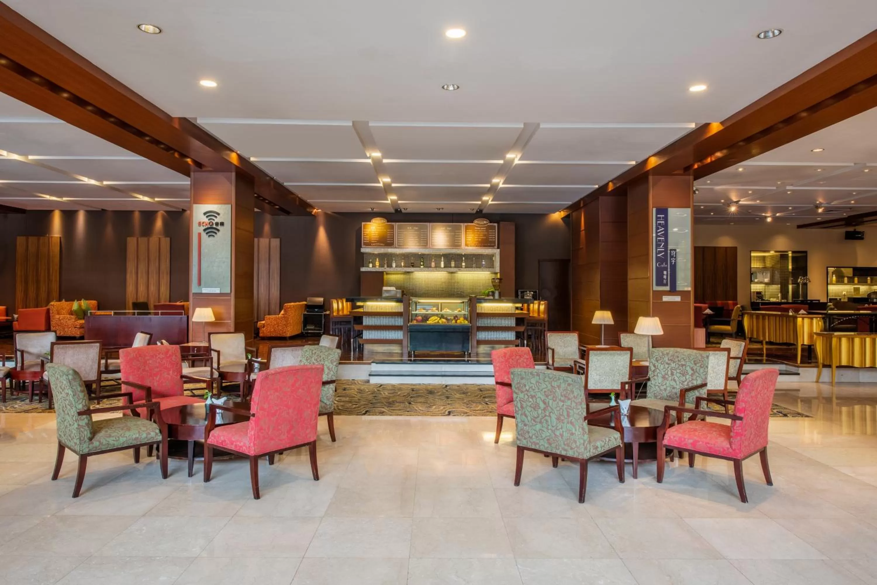 Lounge or bar in Holiday Inn Temple Of Heaven Beijing by IHG