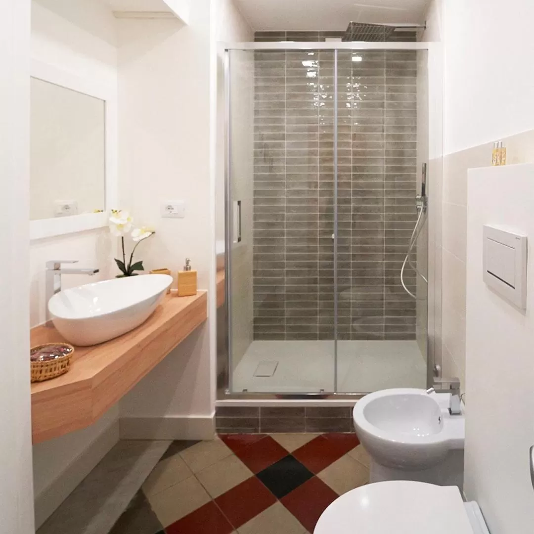 Bathroom in Toscano Palace Luxury Rooms Catania