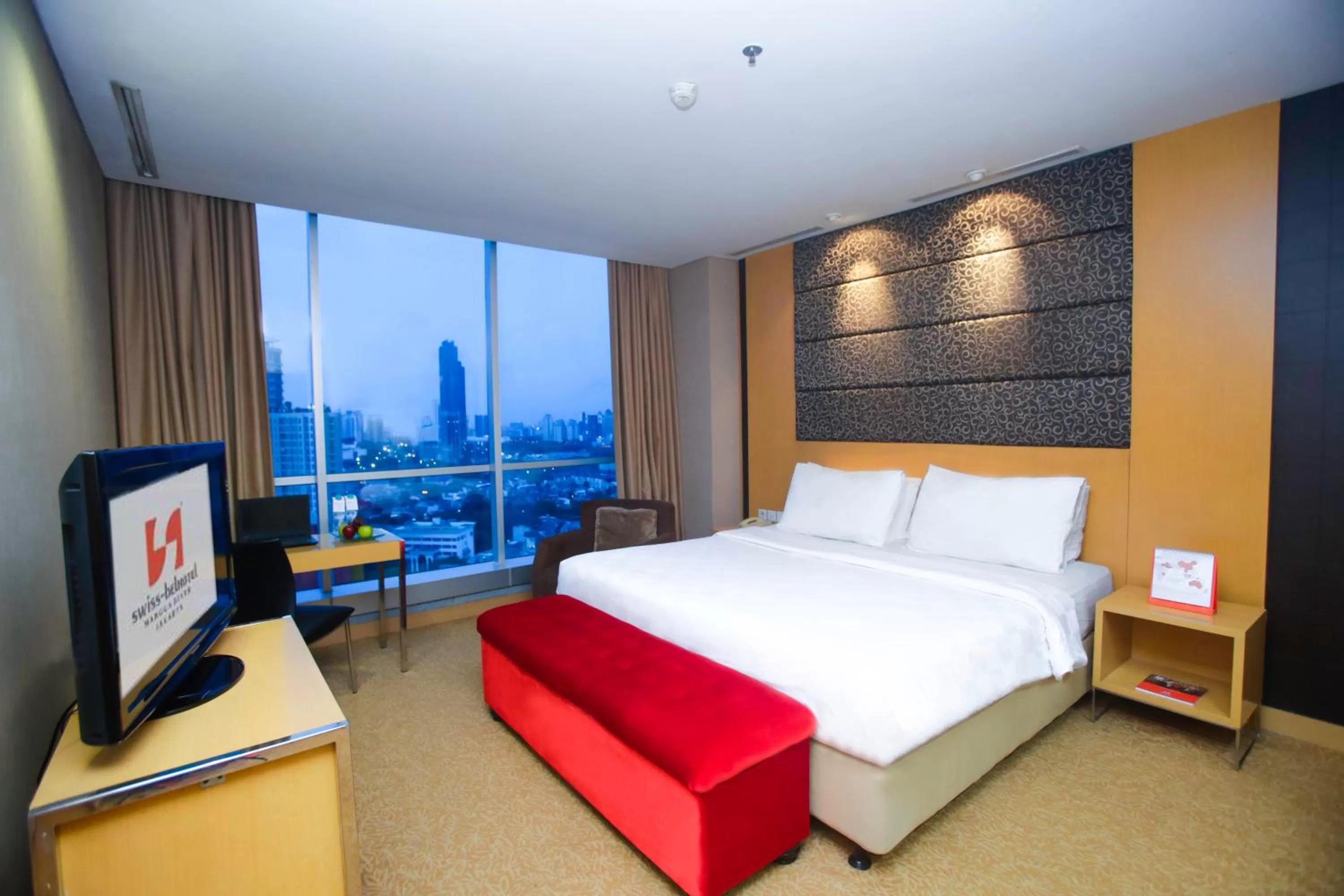 Photo of the whole room in Swiss-Belhotel Mangga Besar