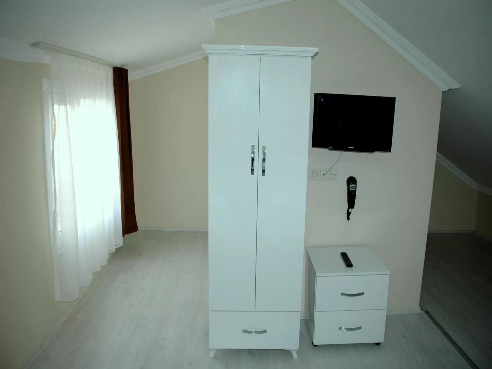 Photo of the whole room in Tolga Hotel