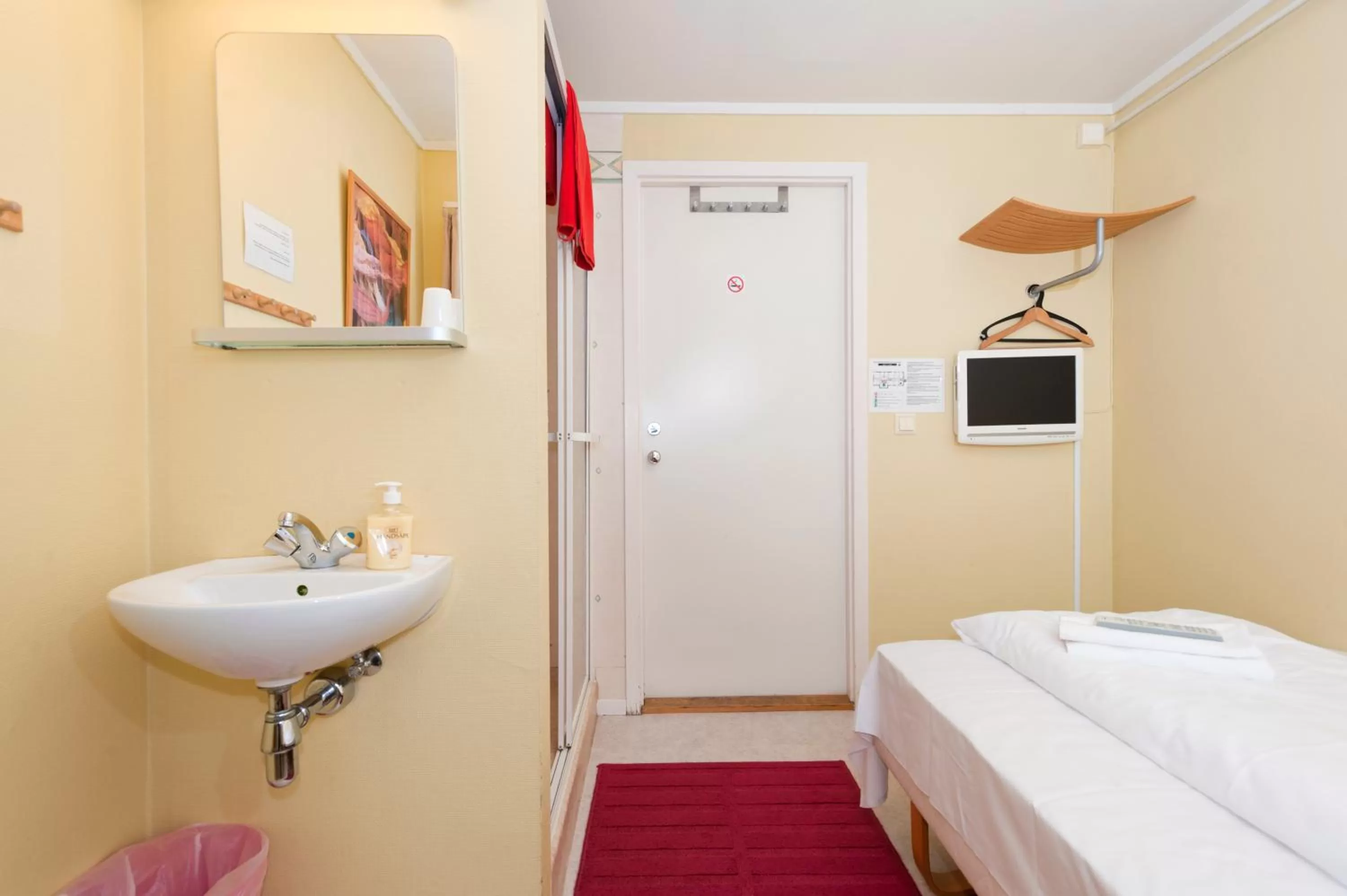 Bedroom, Bathroom in Stavanger Bed & Breakfast