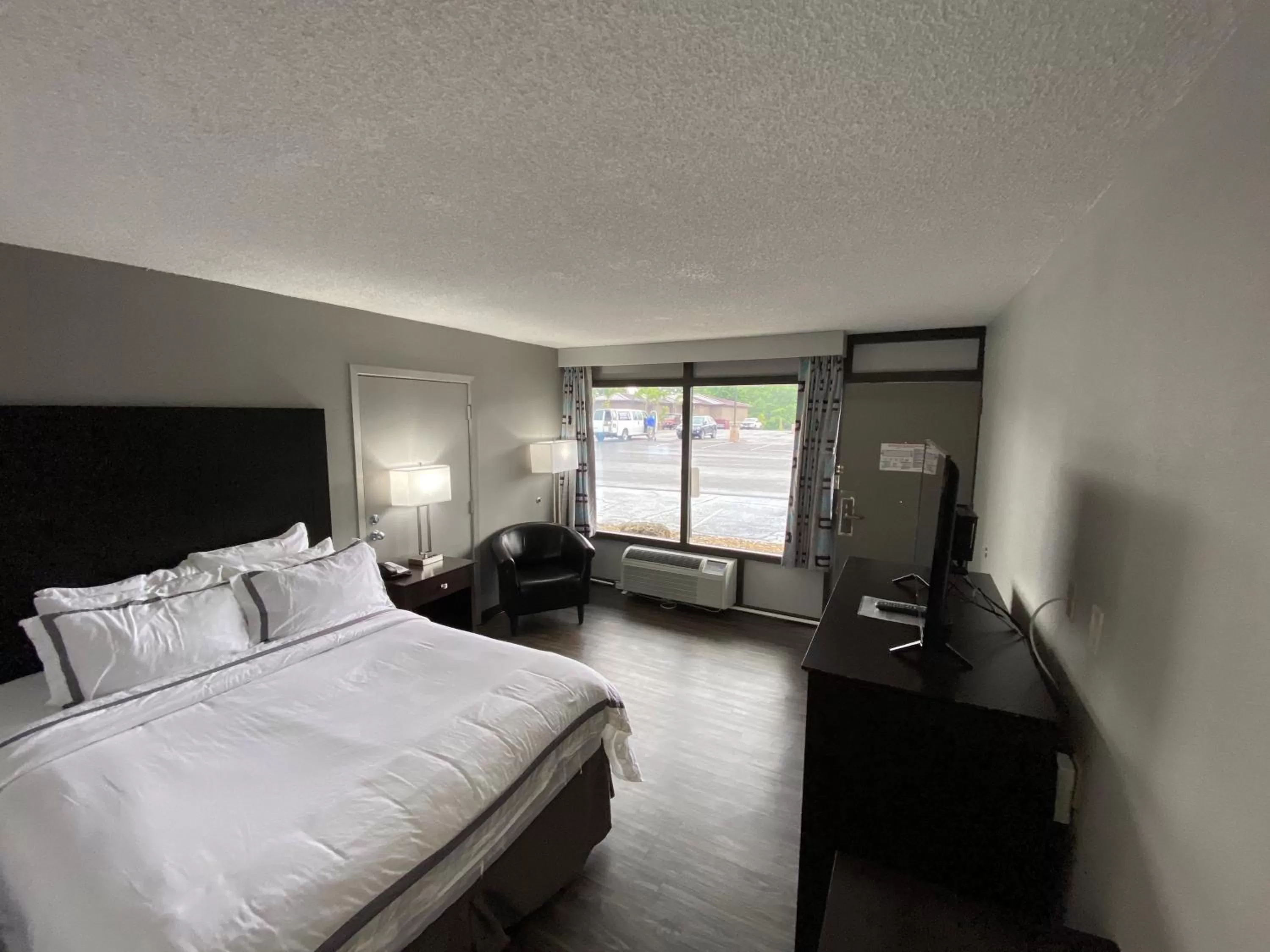 Bedroom, Bed in The Resort at Lake of the Ozarks