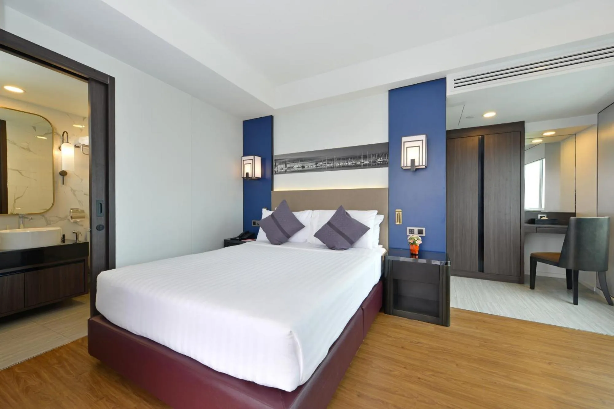 Bedroom, Bed in D Varee Jomtien Beach, Pattaya