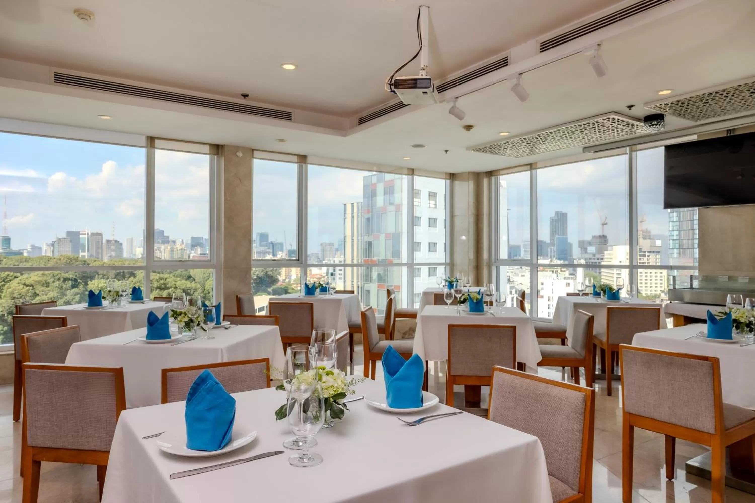 Restaurant/places to eat in Harmony Saigon Hotel & Spa