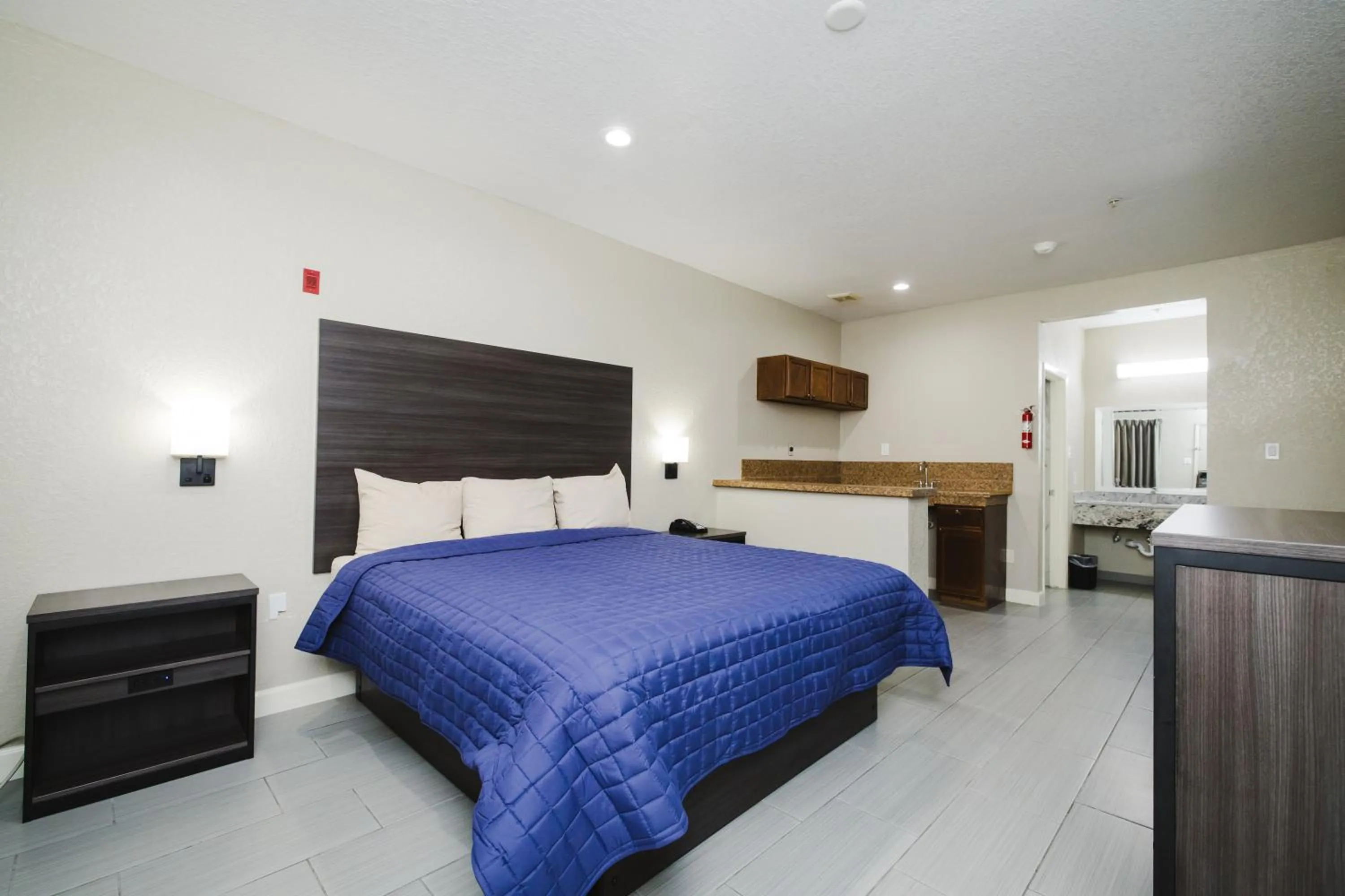 Bed in Winchester Inn and Suites Humble/IAH/North Houston