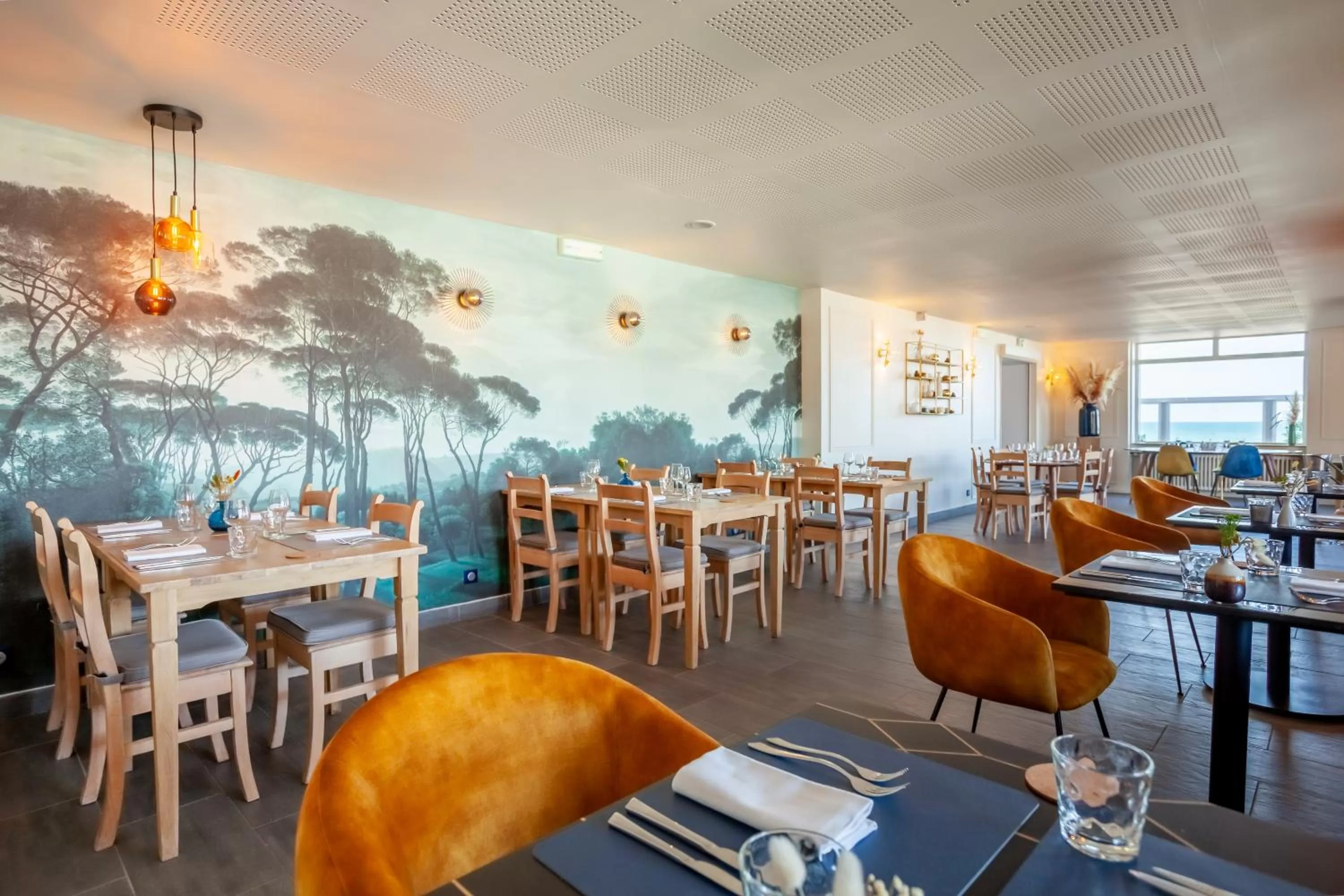 Restaurant/places to eat in Hôtel des Isles