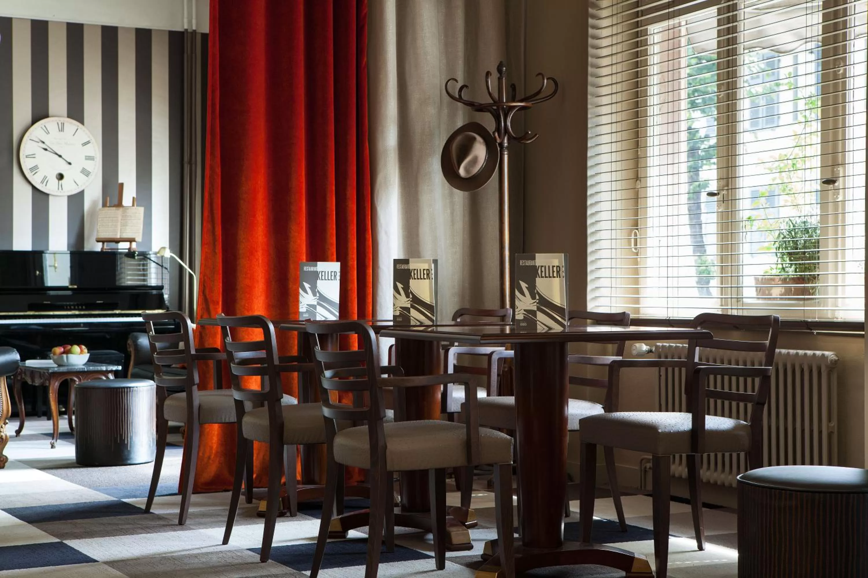 Lounge or bar in Logis Hôtel Beauséjour Colmar