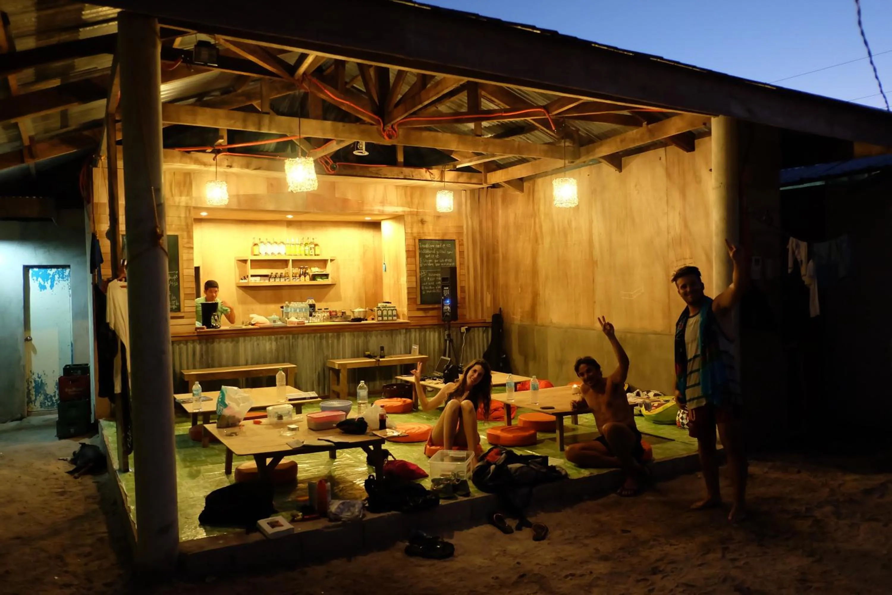 Property building in Malapascua Budget Inn MBI DIVE CENTER