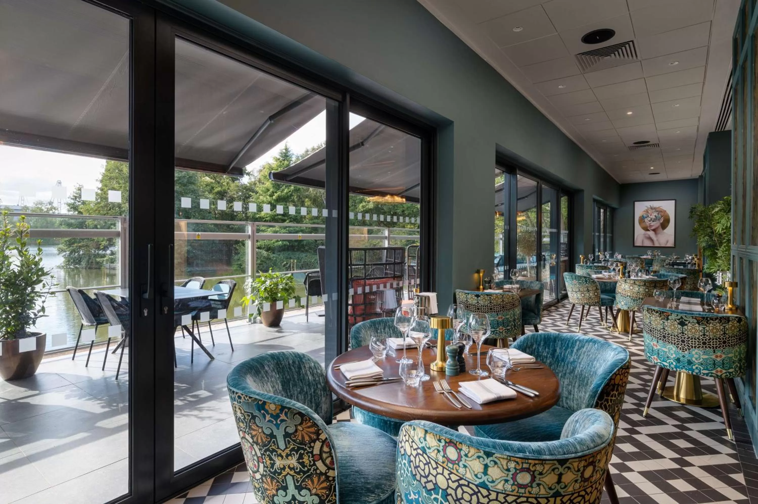 Restaurant/places to eat in Hilton Birmingham Metropole Hotel