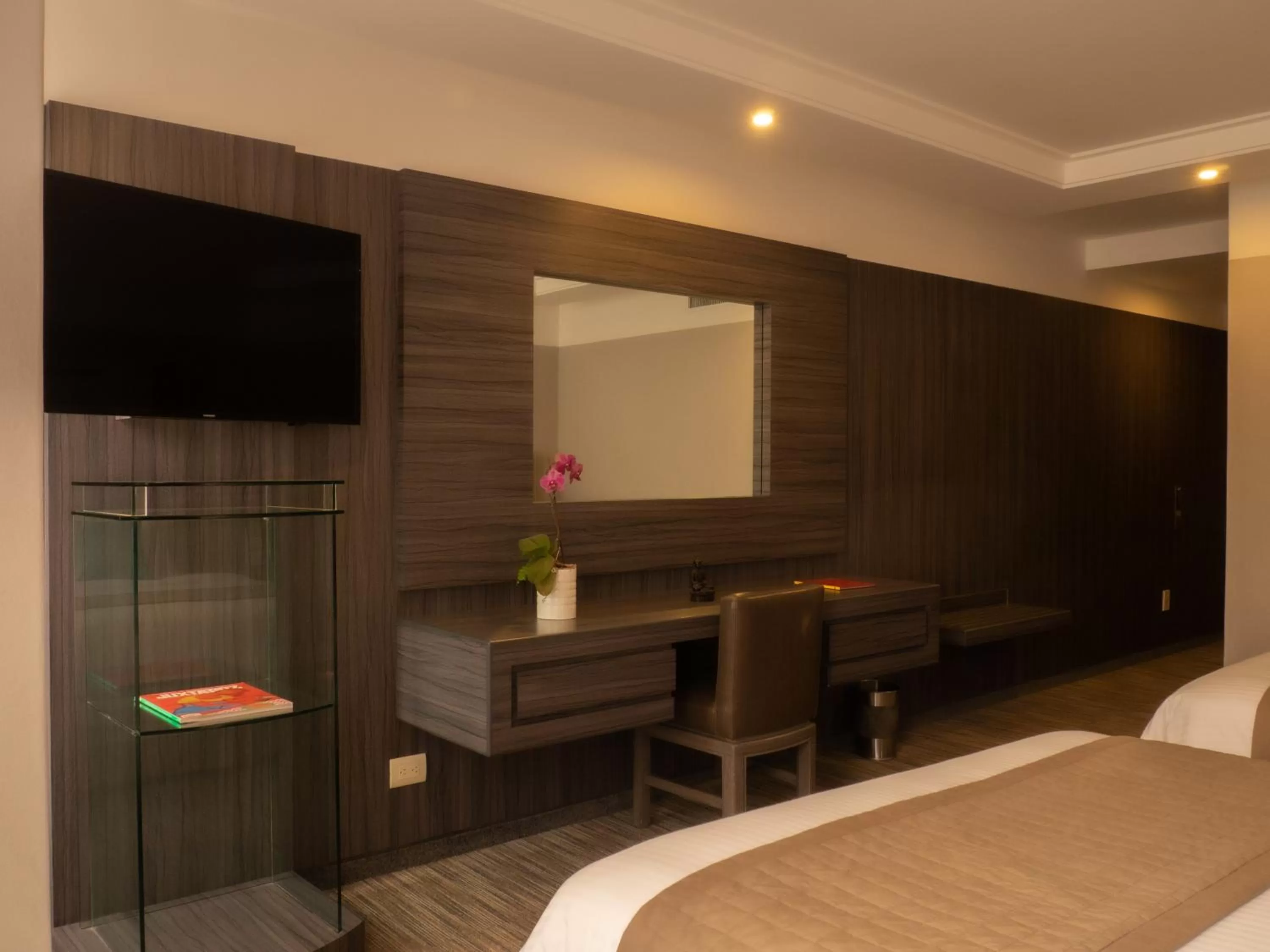TV and multimedia, Bed in Hotel Marbella