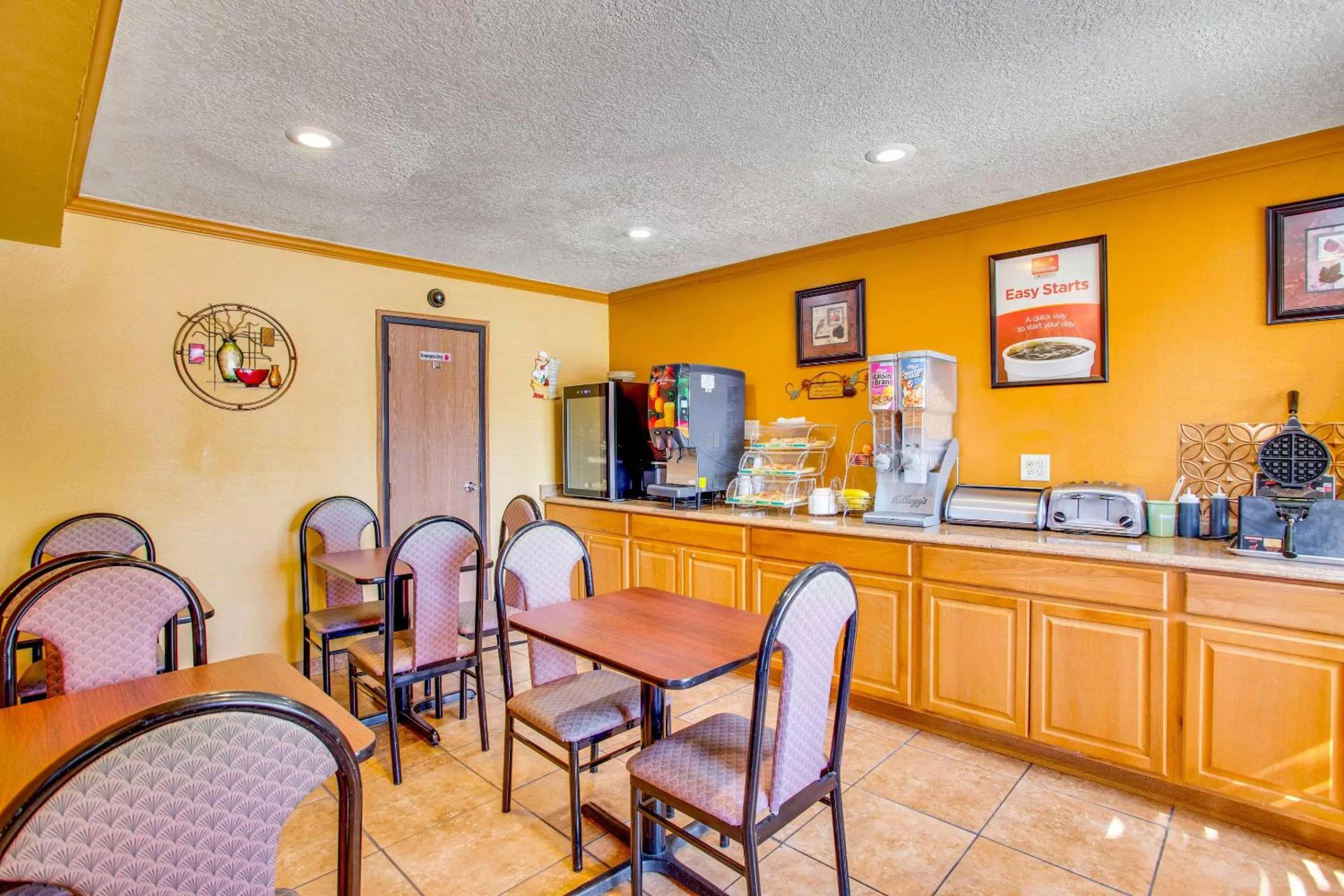 Restaurant/places to eat in Econo Lodge Inn & Suites Albuquerque East I-40 Eubank Exit