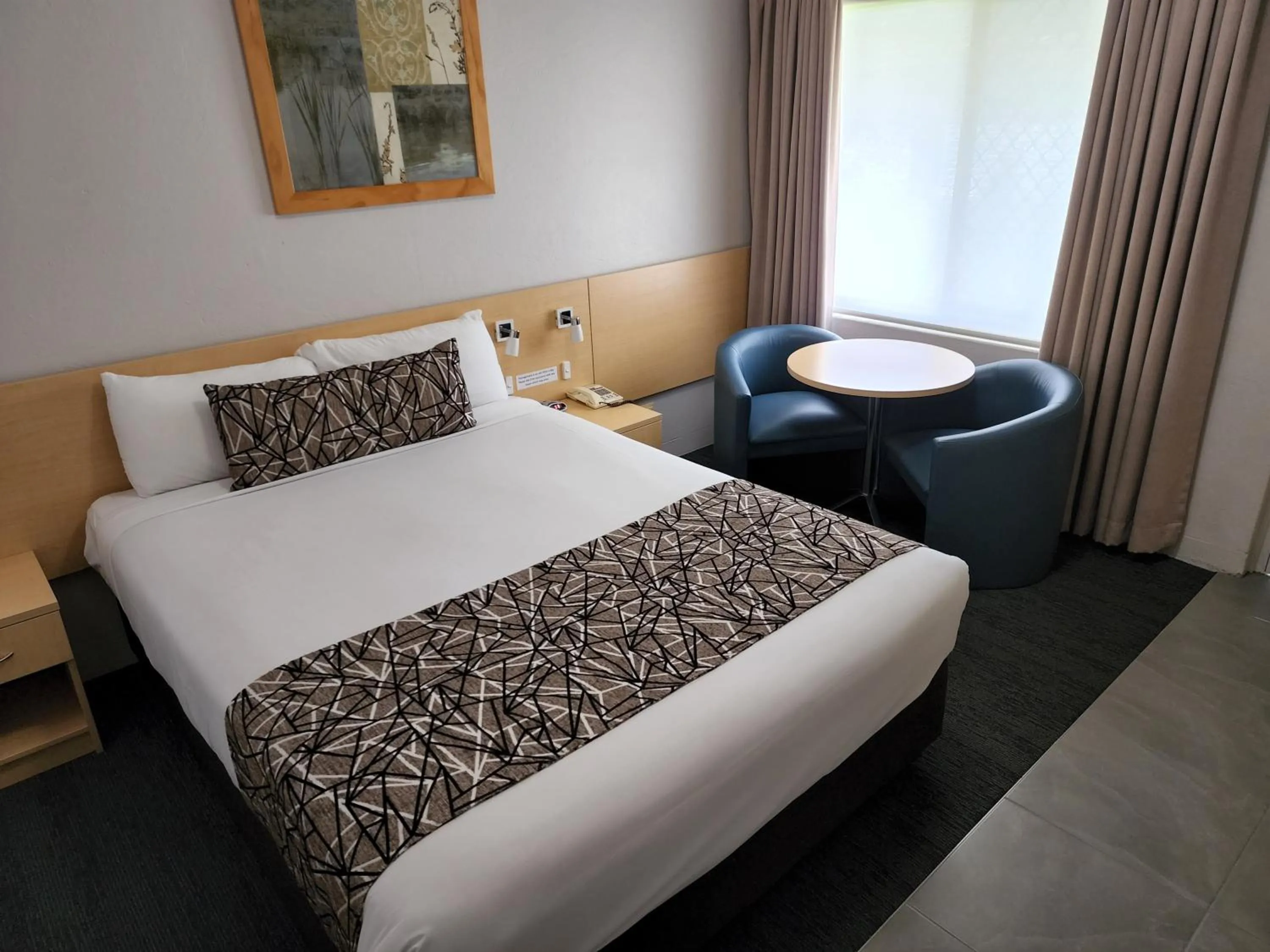 Bed in Bathurst Motor Inn