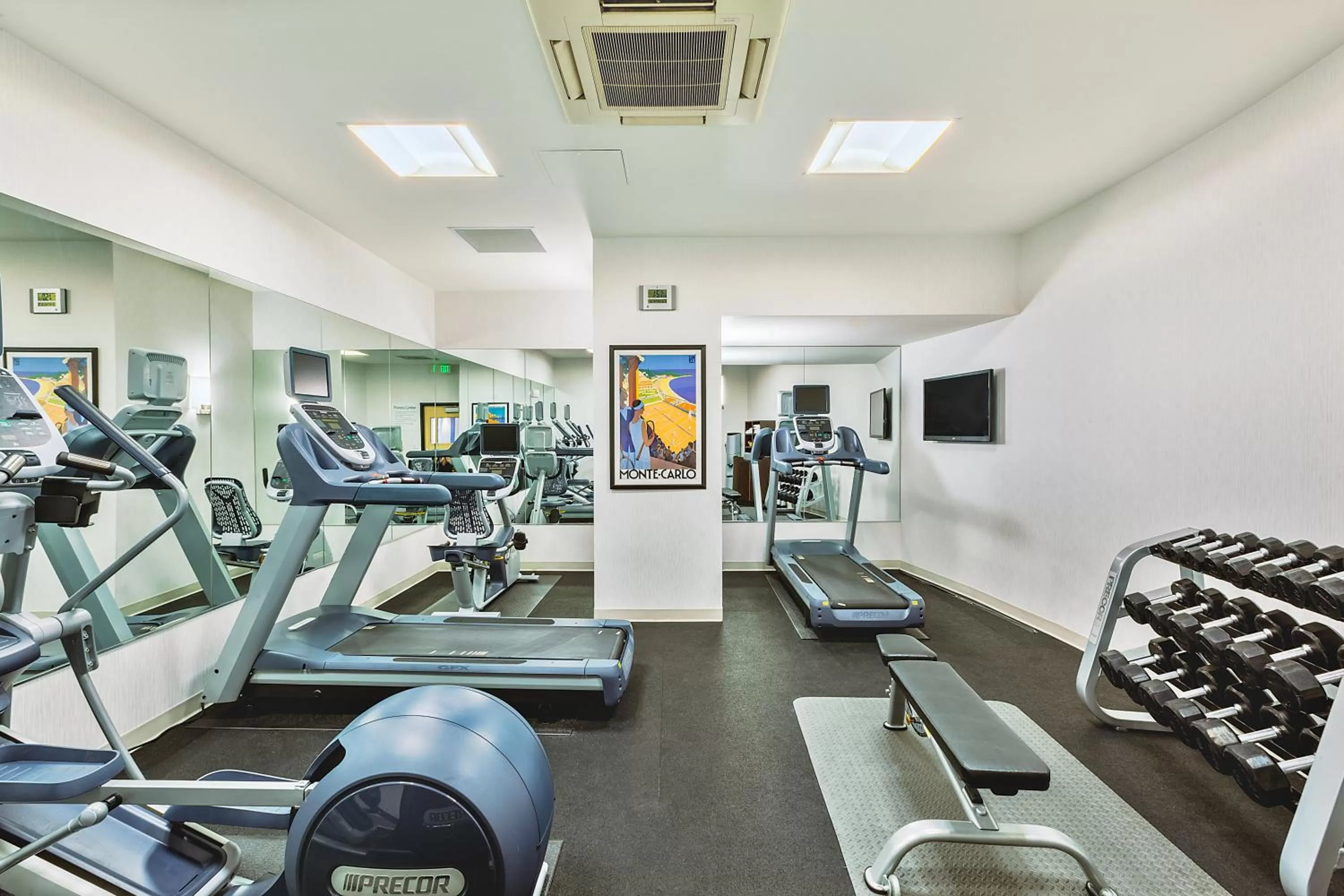 Spa and wellness centre/facilities in Holiday Inn Express Hotel & Suites Fisherman's Wharf by IHG