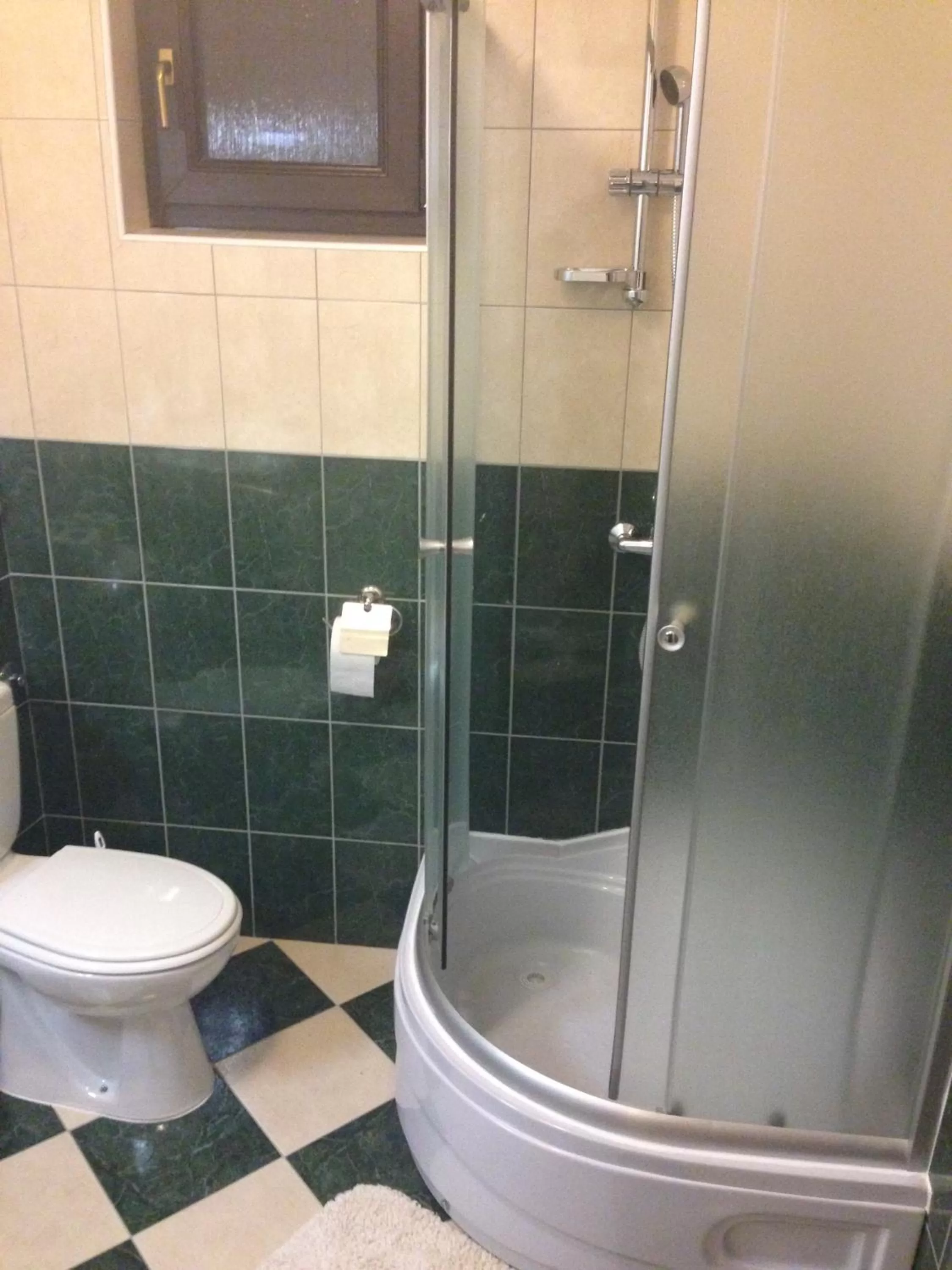 Shower in Valpovački dvori B&B