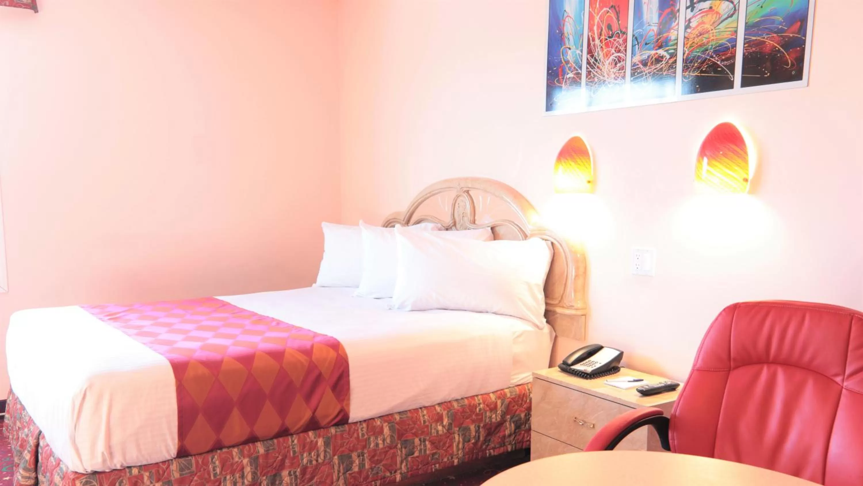 Bedroom, Bed in Crystal Star Inn Edmonton Airport with free shuttle to and from Airport