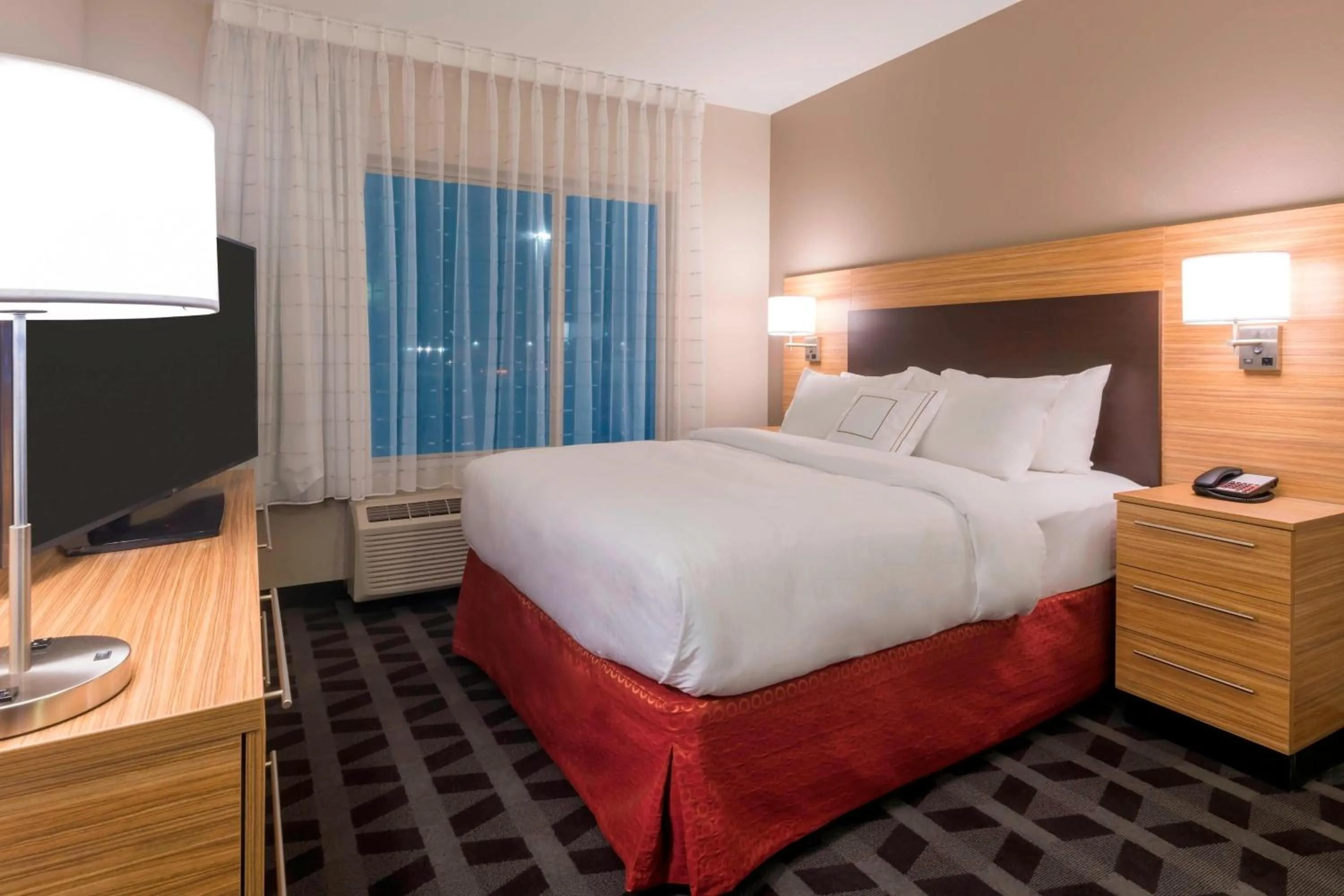 Bedroom, Bed in Towneplace Suites By Marriott Hays