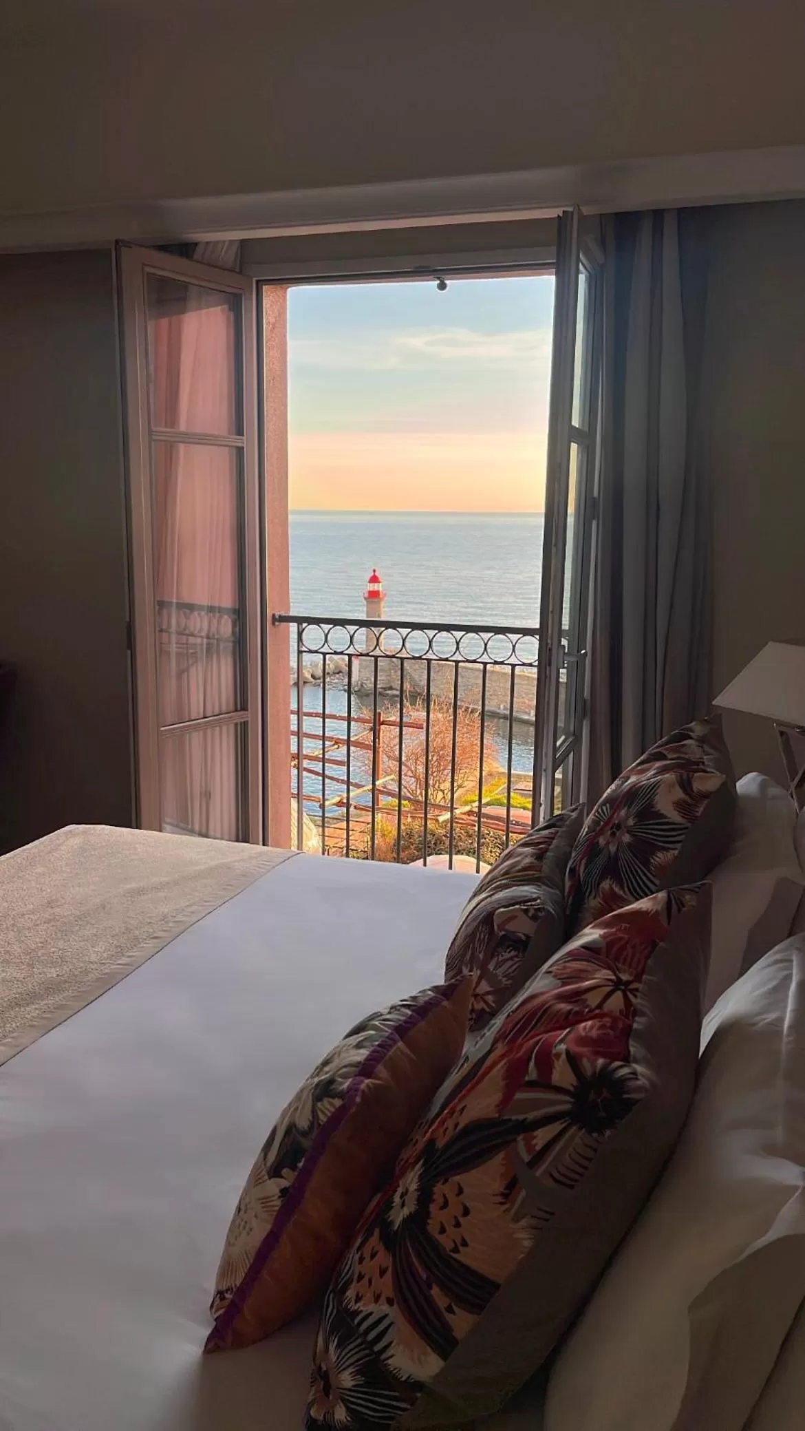 Bedroom, Bed in Hôtel Des Gouverneurs