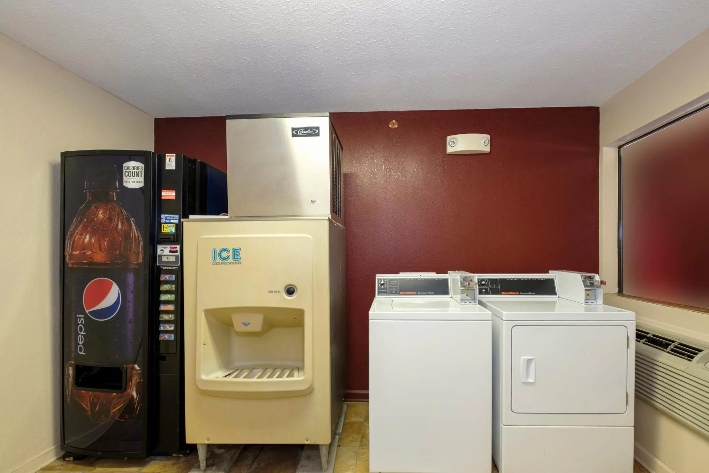 laundry in Red Roof Inn Columbus, MS
