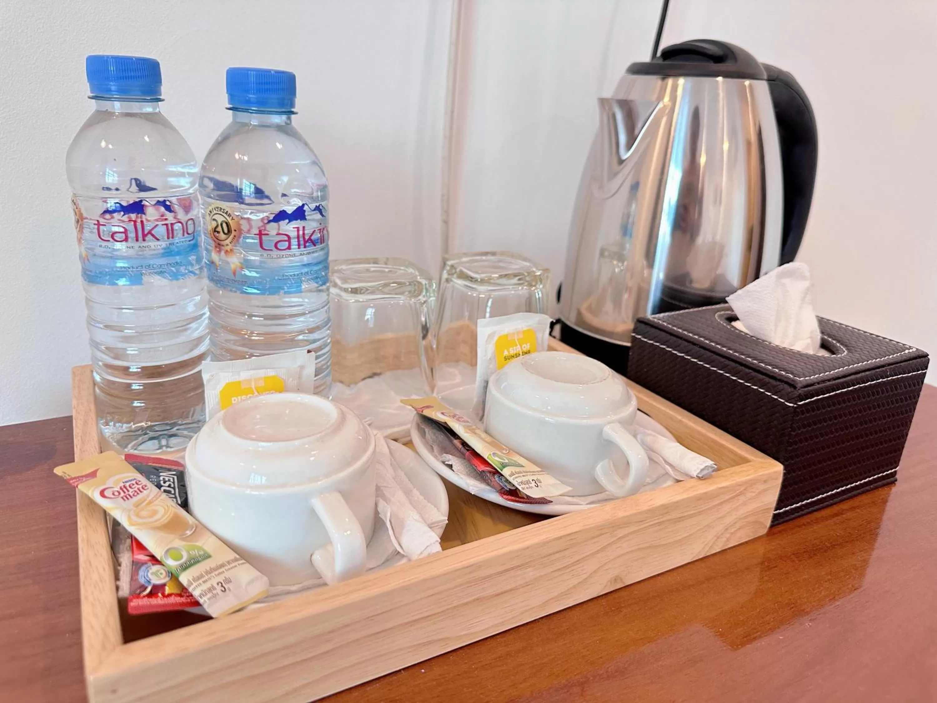 Coffee/tea facilities in White Corner Hotel
