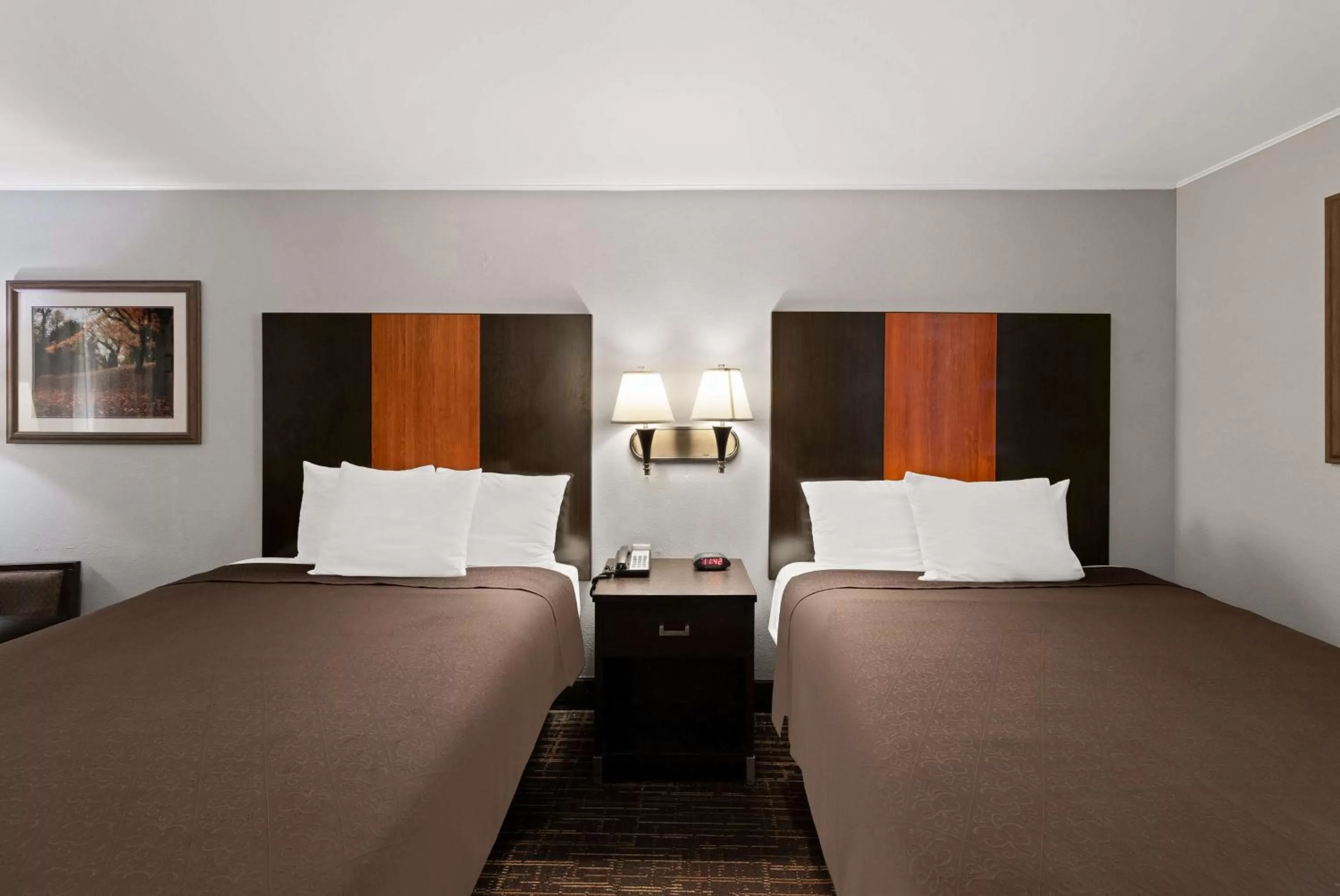 Bedroom, Bed in Best Western Executive Inn