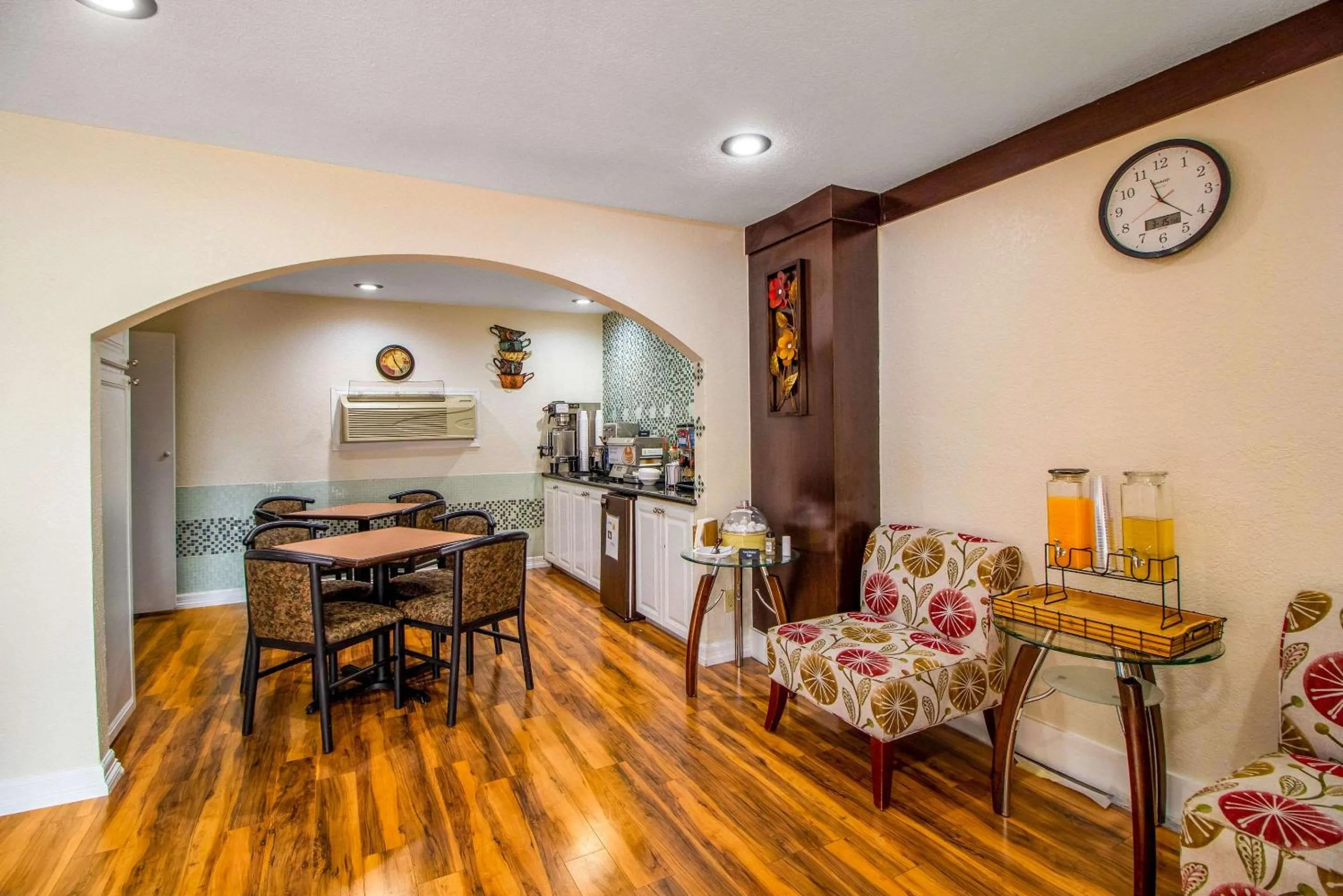 Lobby or reception in Rodeway Inn & Suites Houston near Medical Center