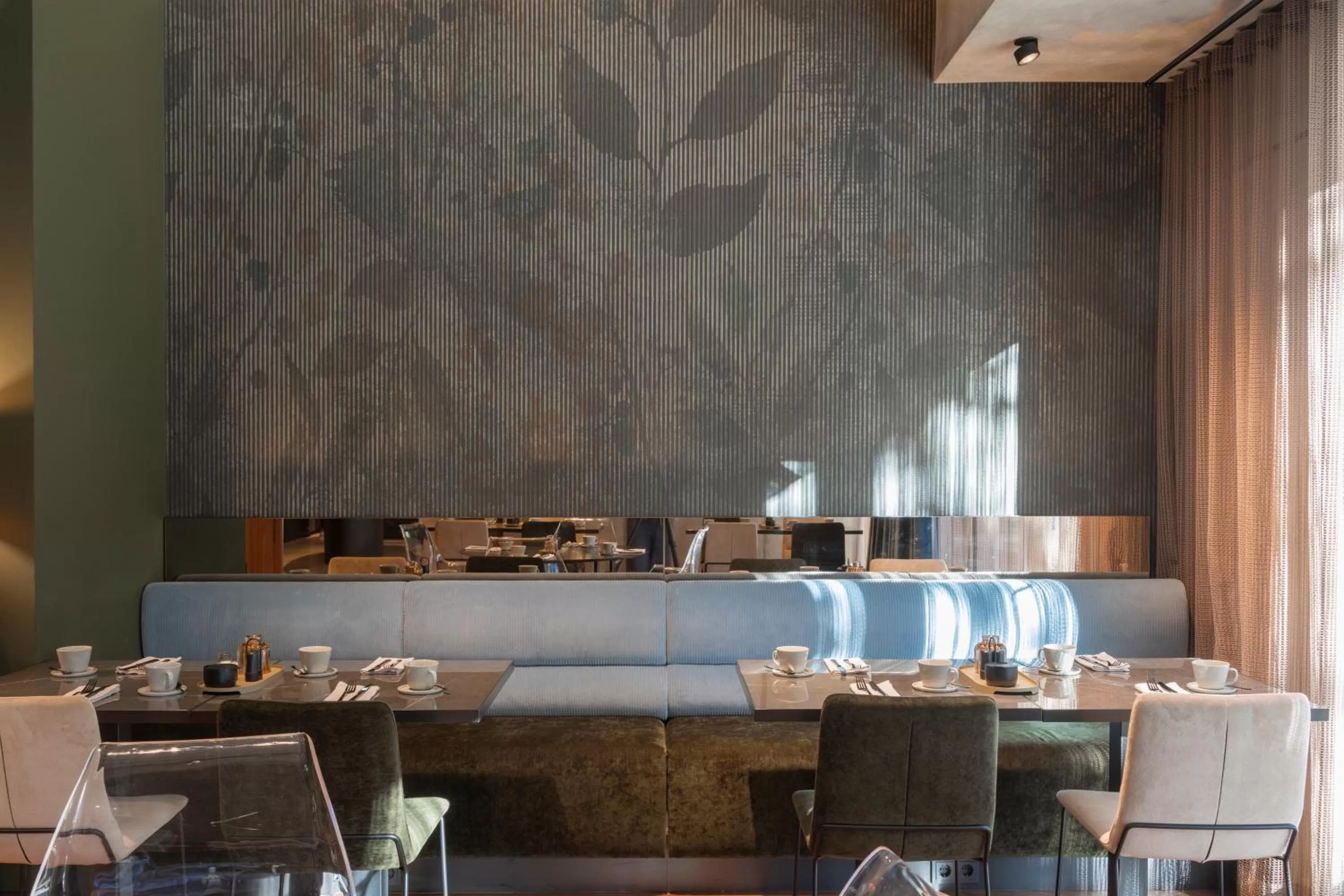 Restaurant/places to eat in EmiLu Design Hotel